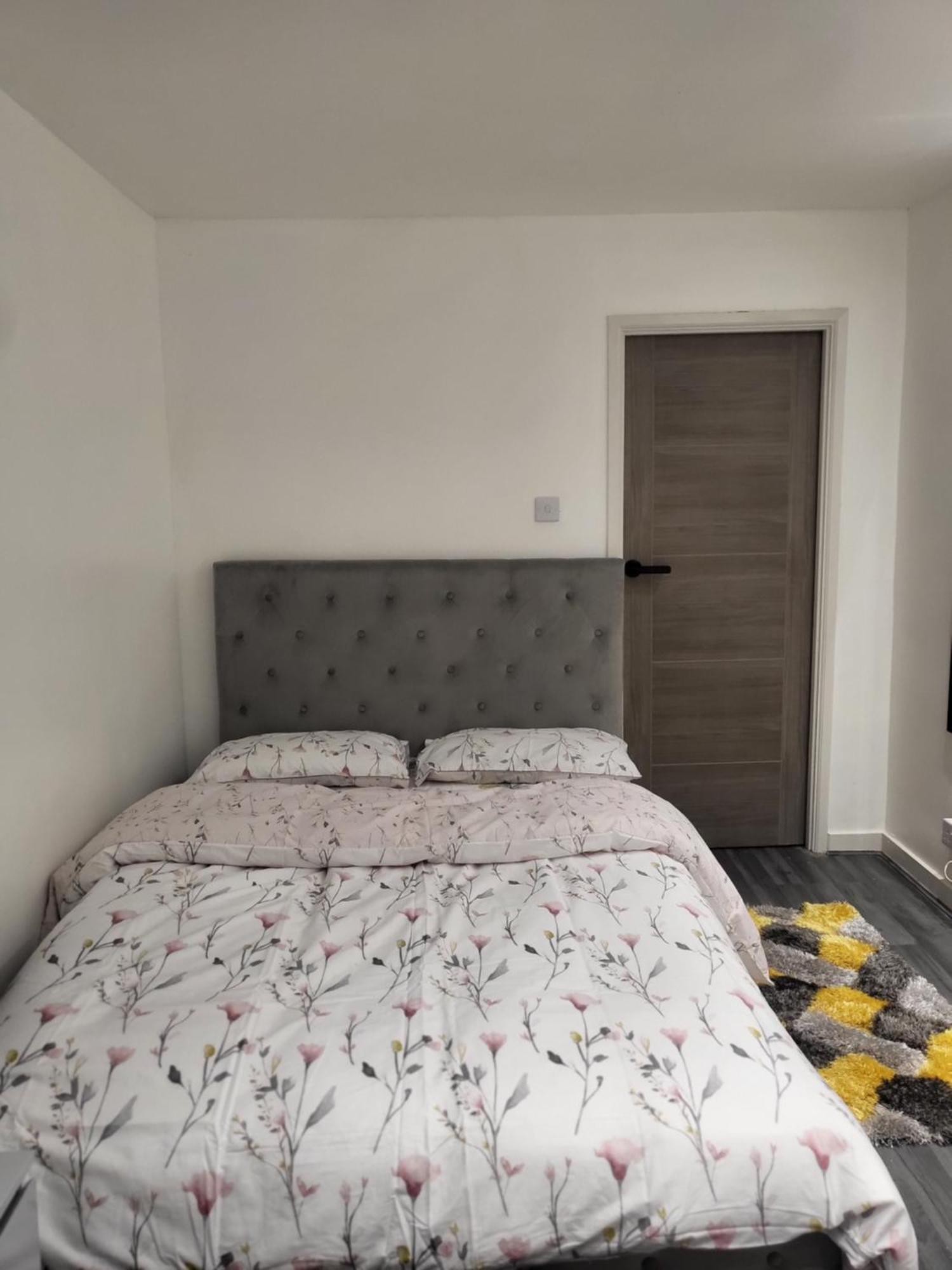 Fuzzys Place * London