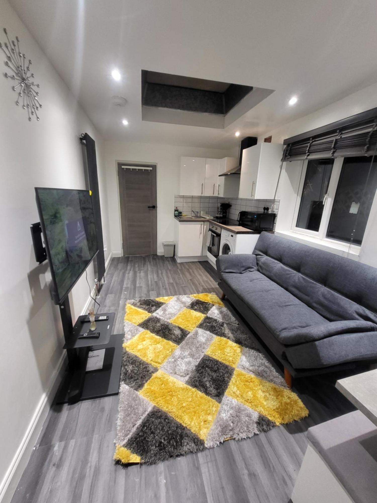 Fuzzys Place Apartment London