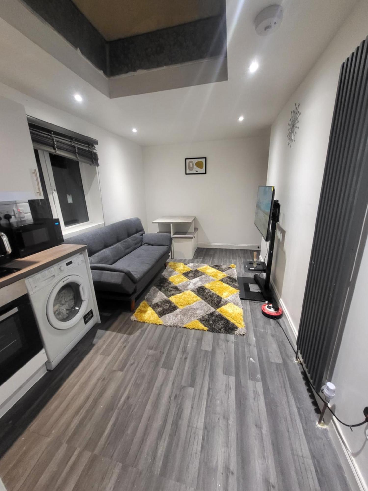 Fuzzys Place Apartment
