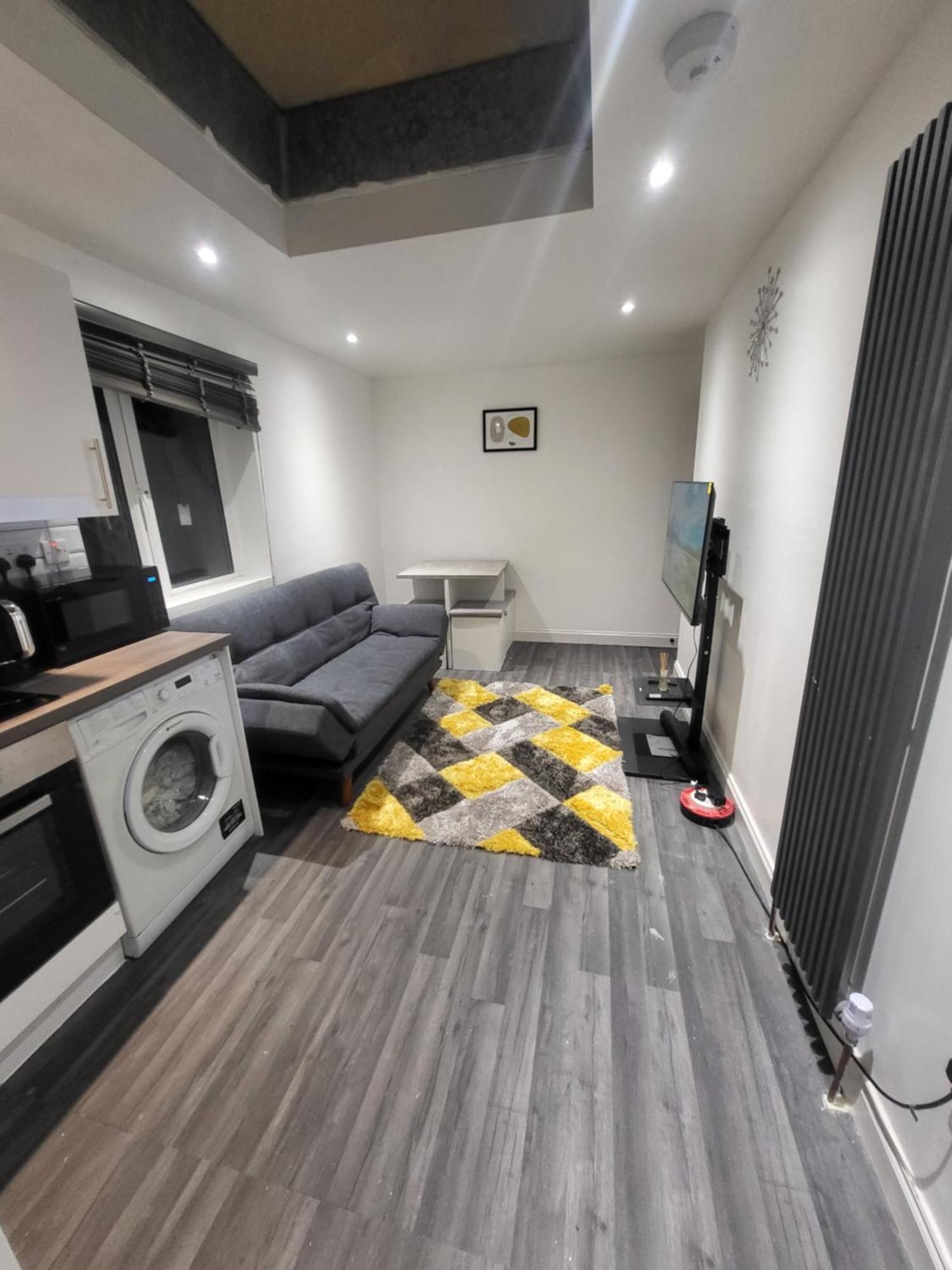 Fuzzys Place Apartment