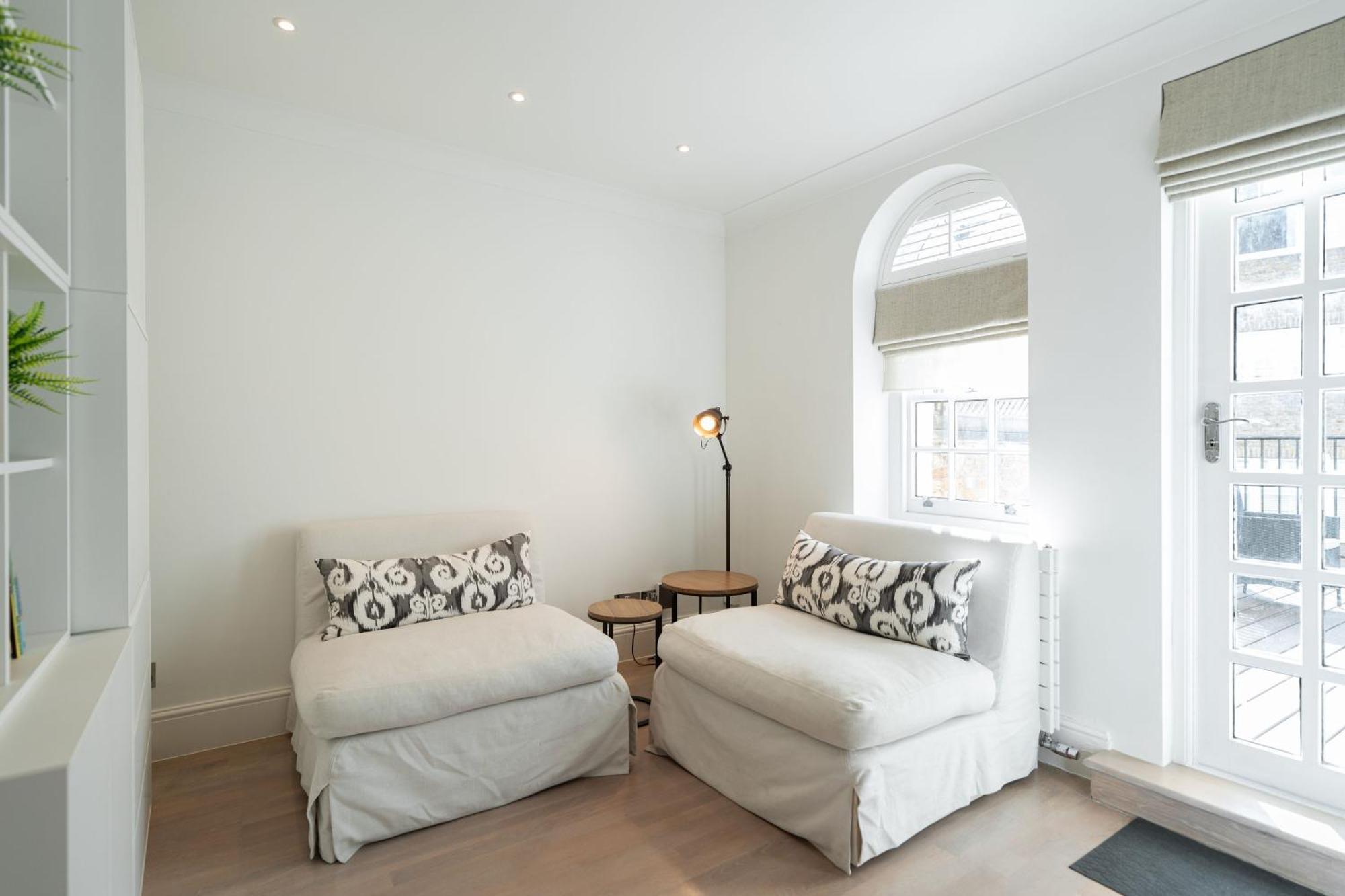 The Chelsea Place - Lovely 4bdr House With Terrace Apartment