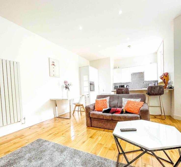 2 Bed Apartamento