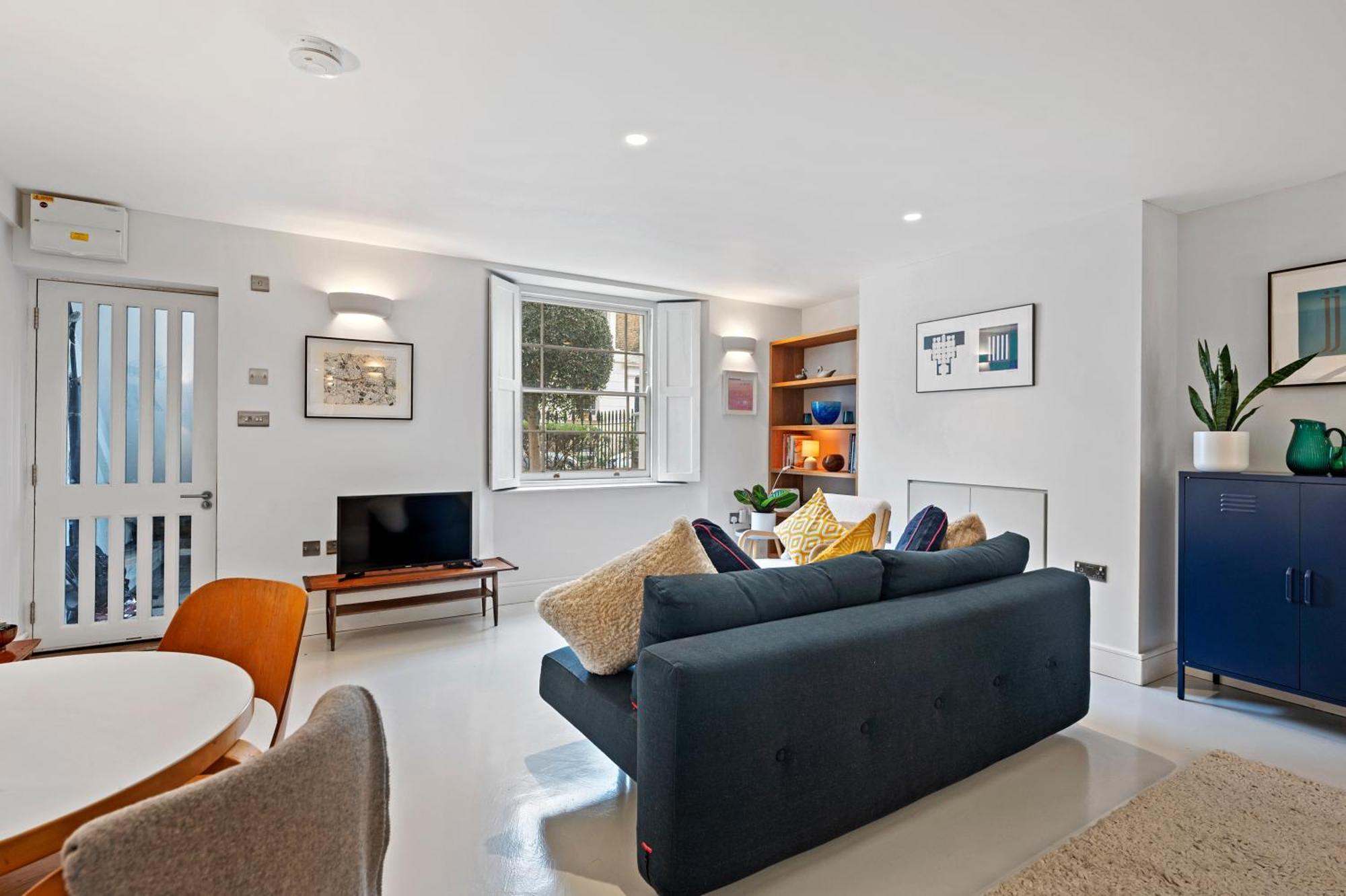 Cosy, Calm Camden Square Studio Apartment *