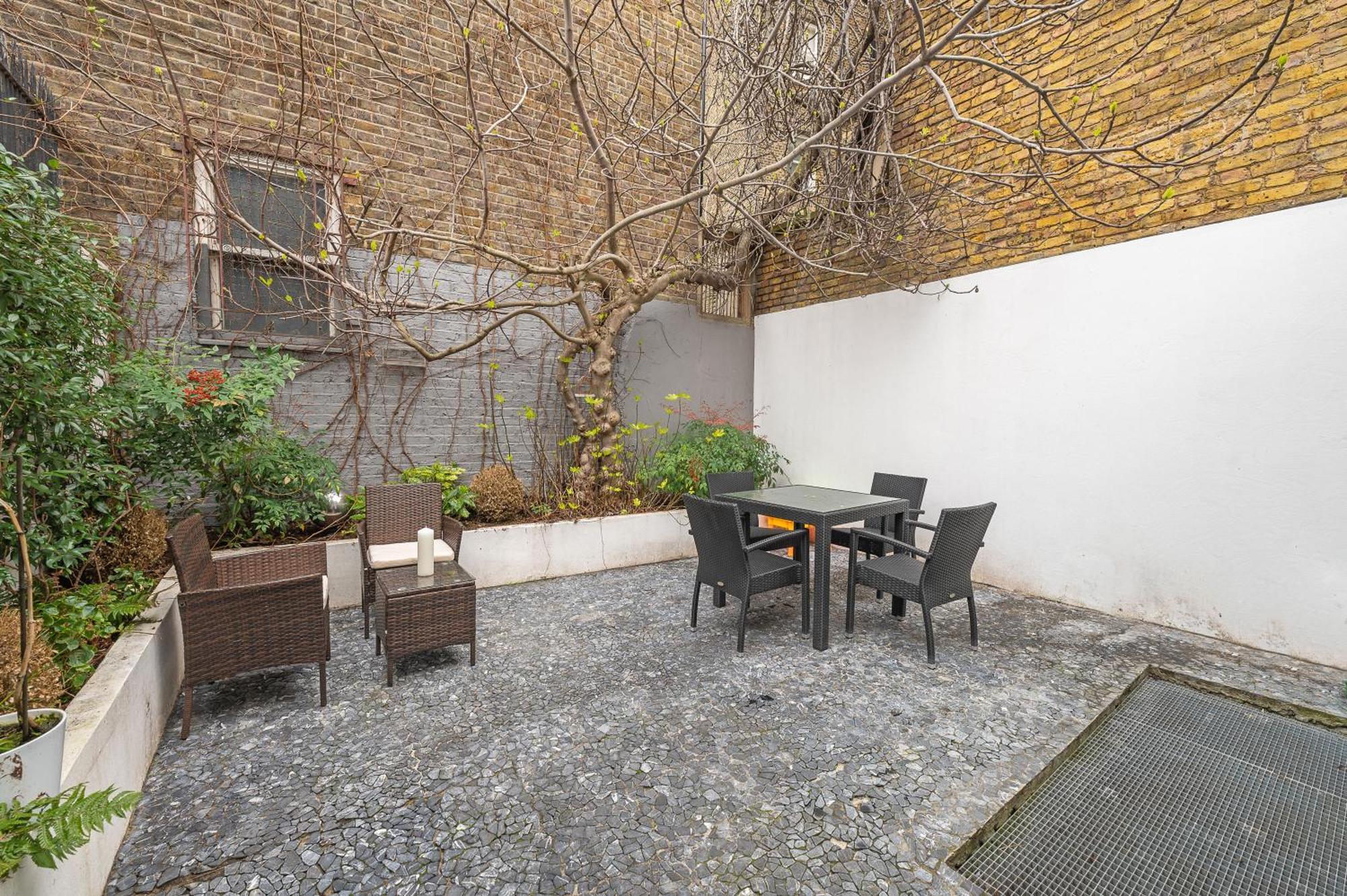 Casa Italia Near Sloane Square - Ac Bedrooms Holiday home London