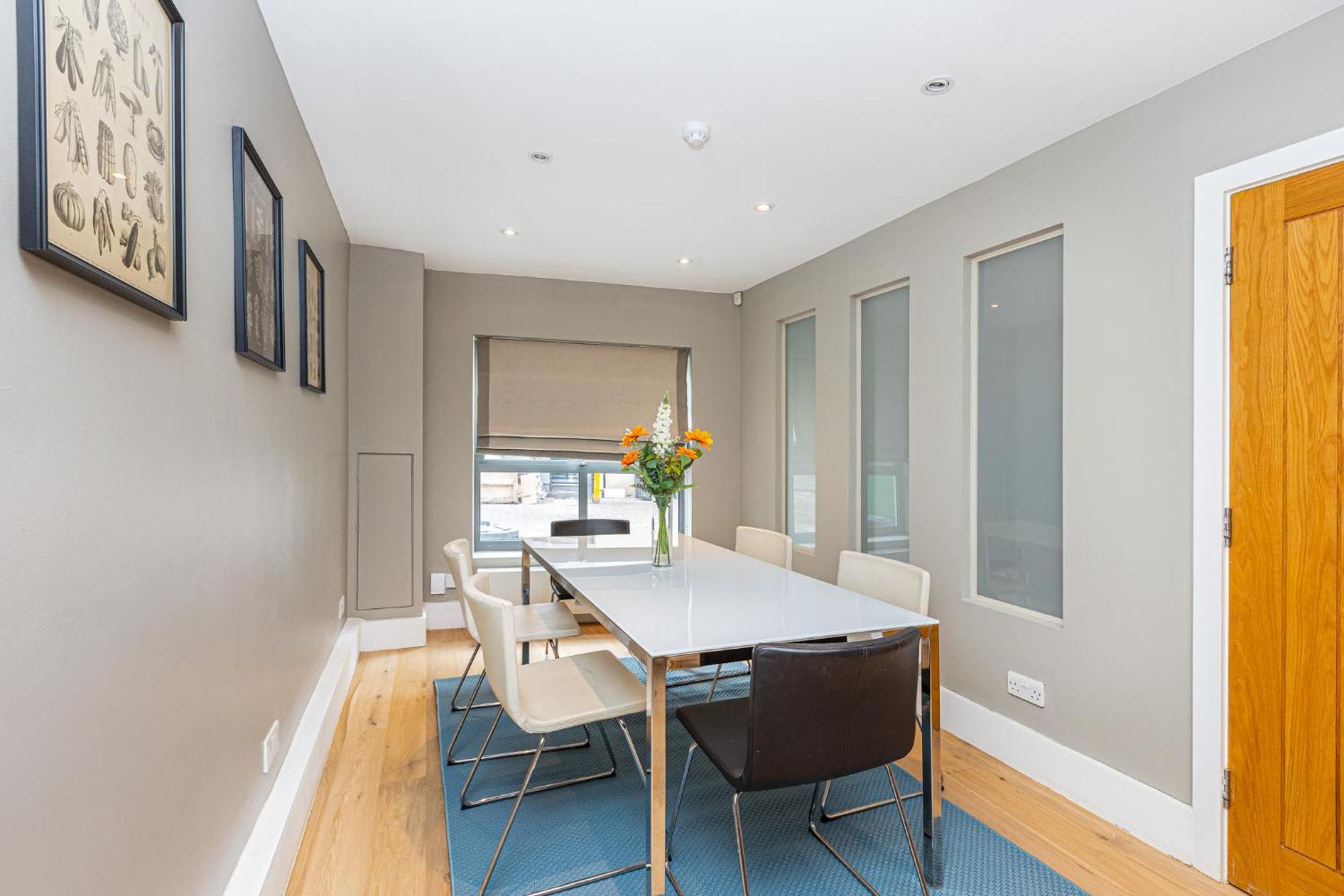 Fantastic Multilevel 3br, Vibrant Angel, 5min Tube *