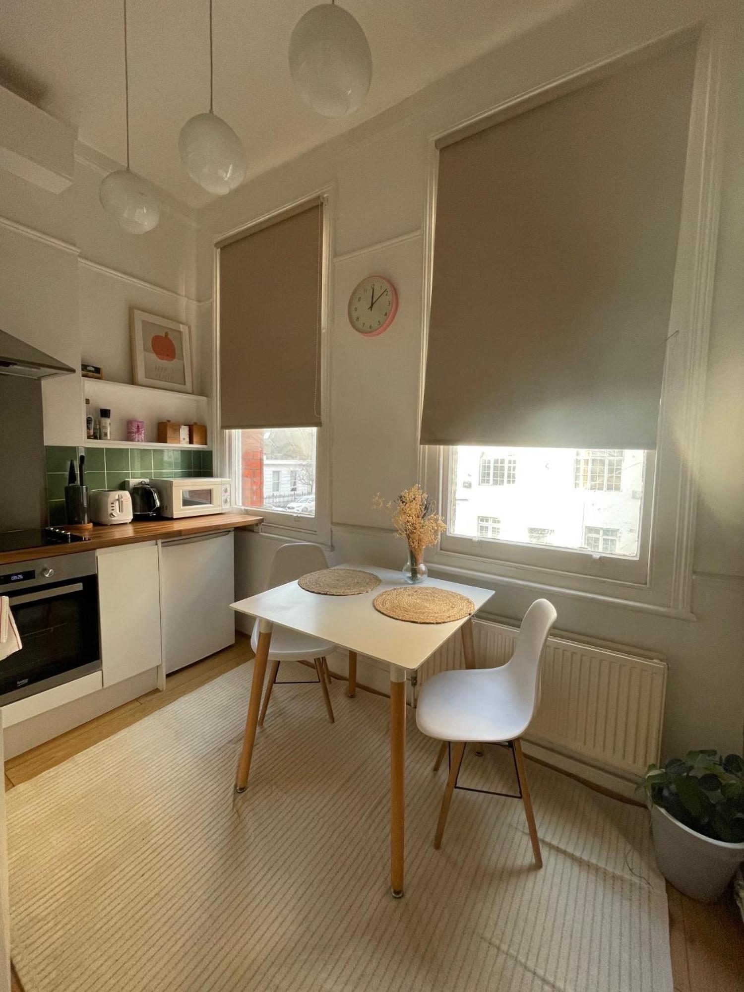 Modern Flat In Victorian West Kensington Mansion Apartment London