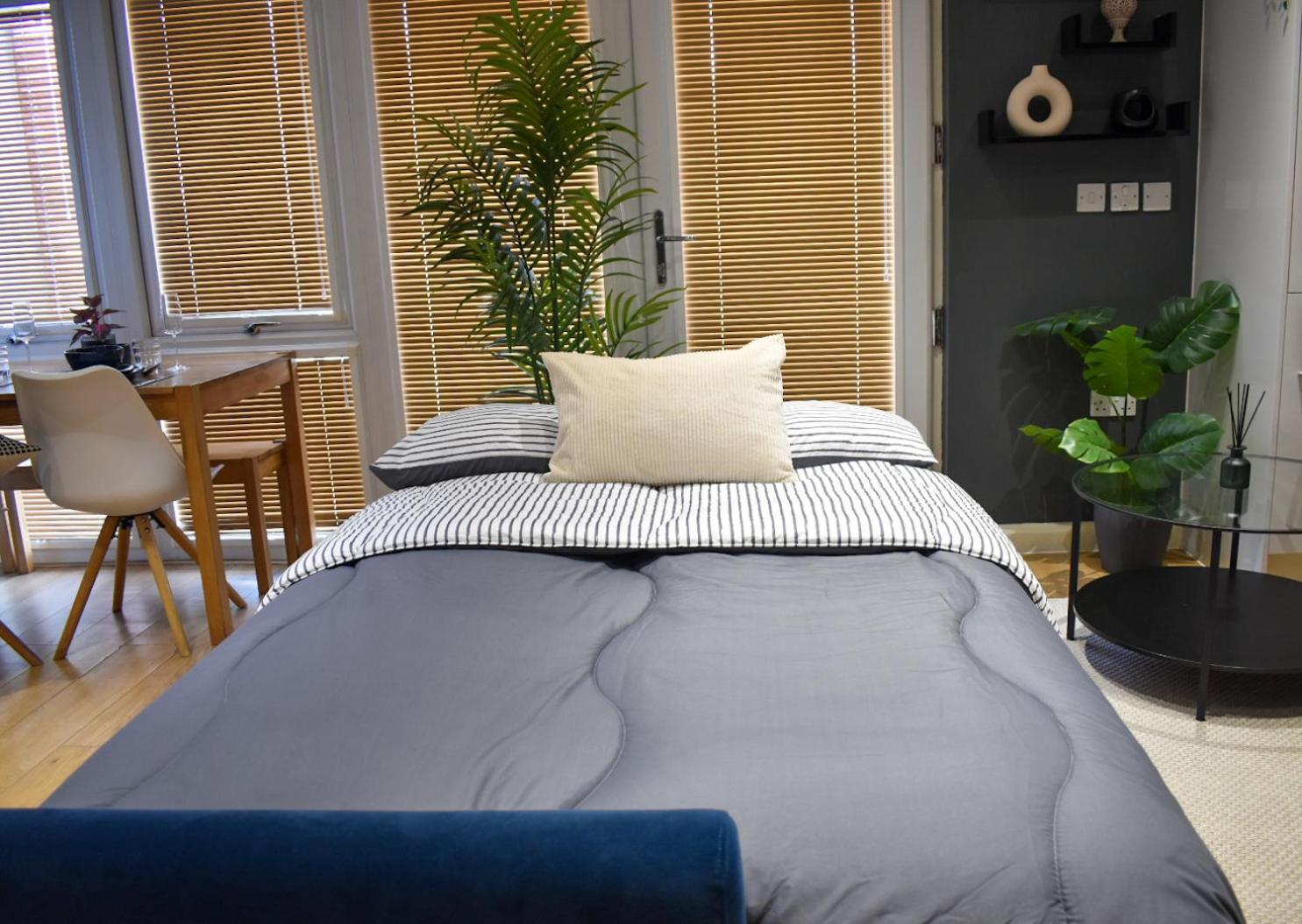Stylish Peckham 10 Seconds From Station London