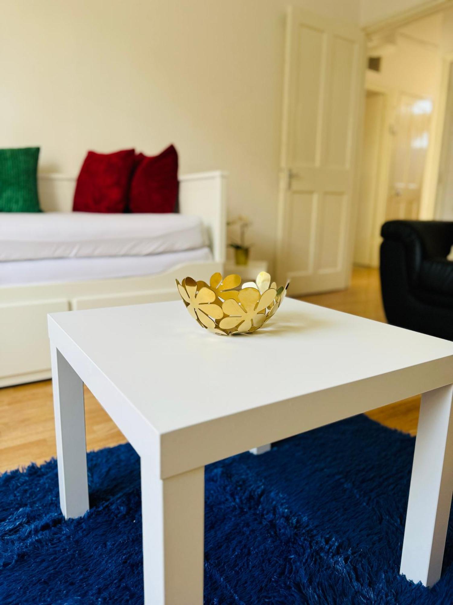 Lovely 2-bed 15 Mins Walk To The Shard Apartment *