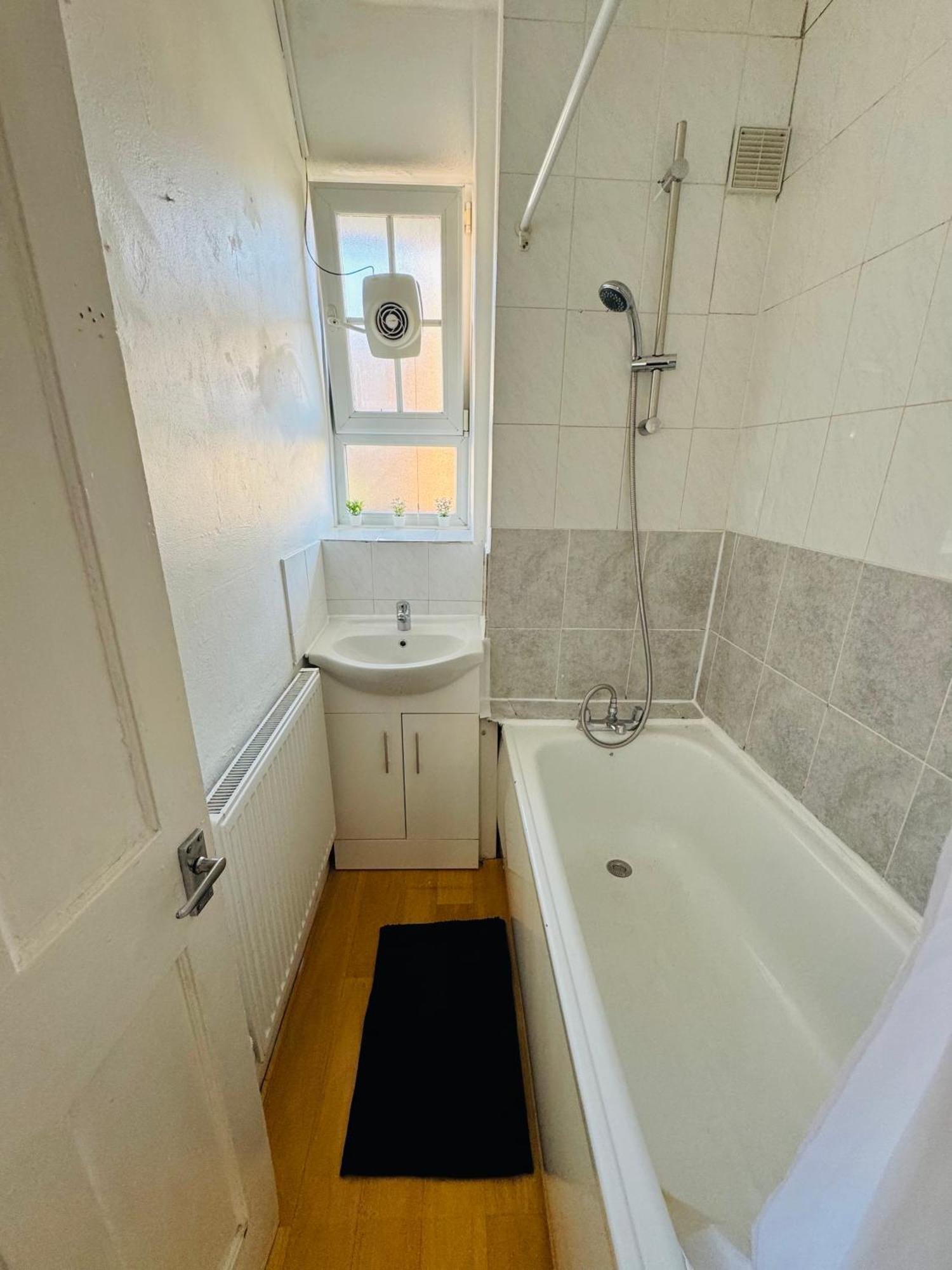 Lovely 2-bed 15 Mins Walk To The Shard * London