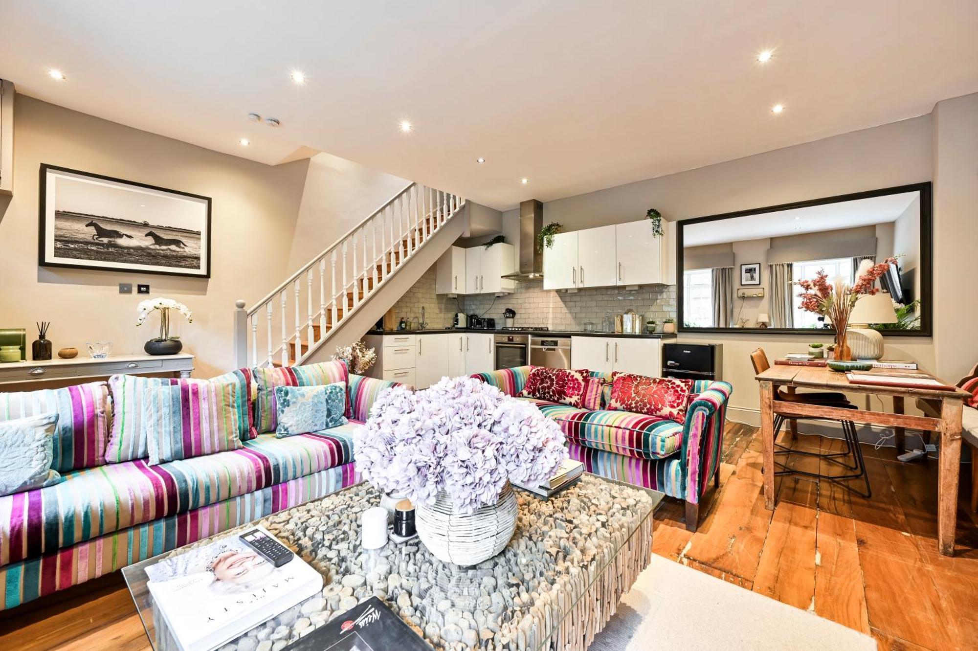 Magnificent 2 Bed Hyde Park Mews House Apartamento