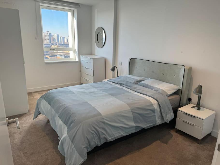 Luxury 2b2b In * London