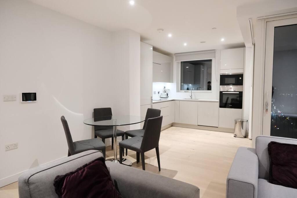 Luxury 2b2b In Apartment