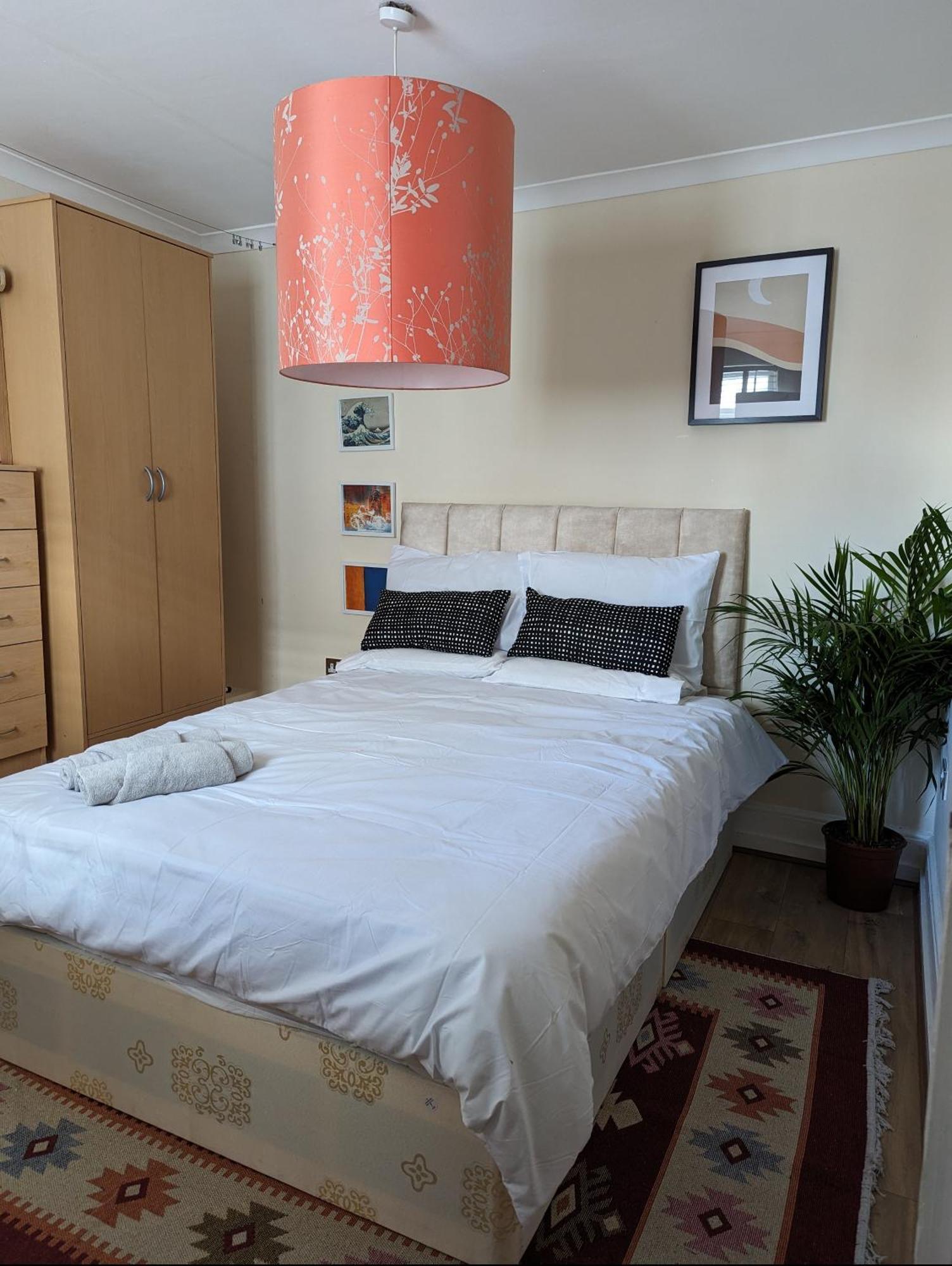 2 Bed In The Heart Of Stoke Newington Apartment *