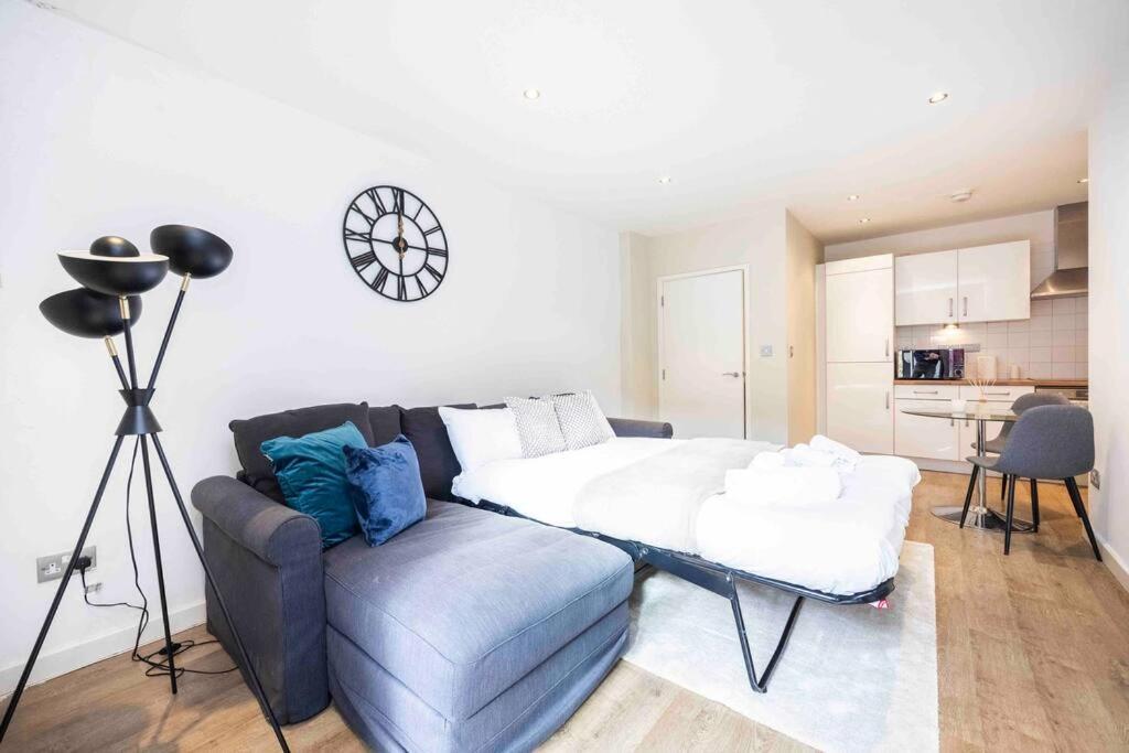 Stylish 1 Bedroom Near Shoreditch - 10 Min Walk Apartment
