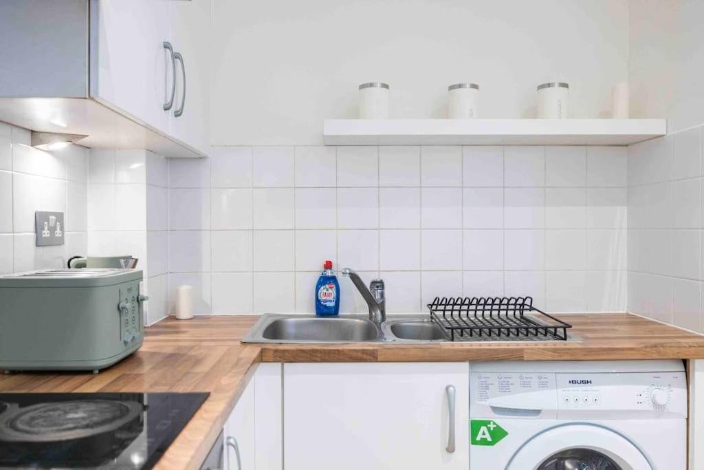 Stylish 1 Bedroom Near Shoreditch - 10 Min Walk London