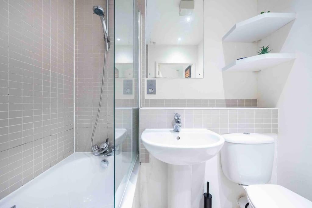 Stylish 1 Bedroom Near Shoreditch - 10 Min Walk * London