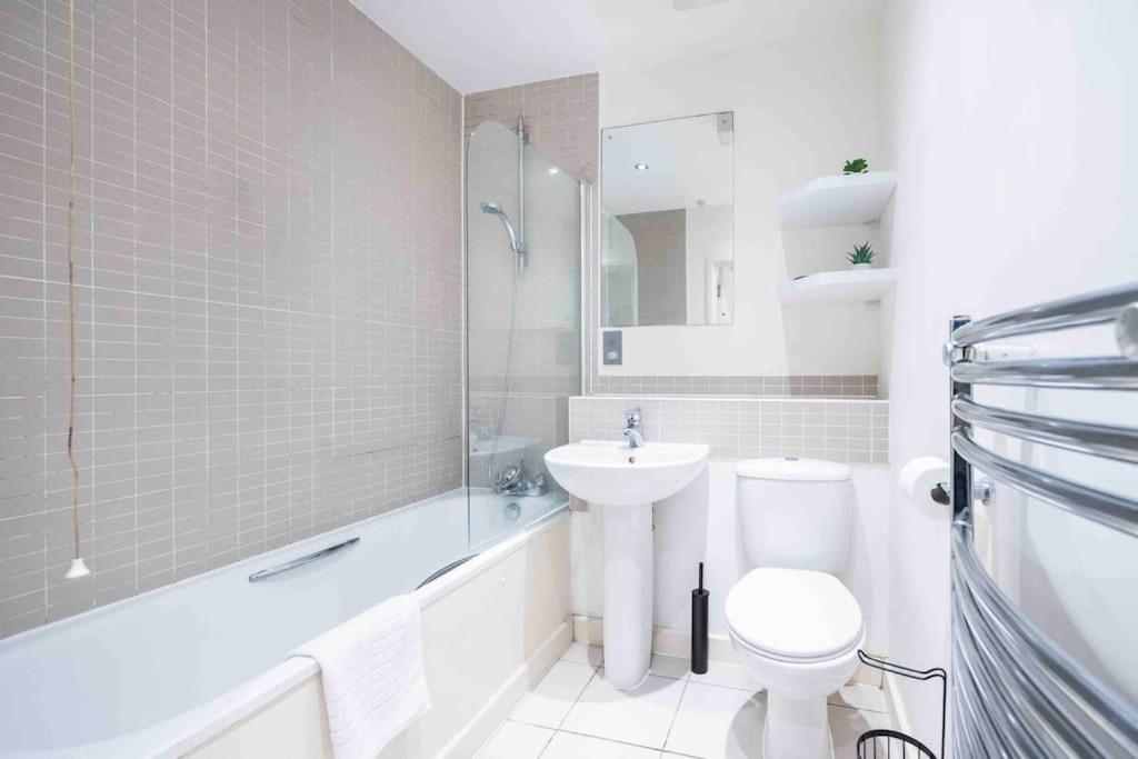 Stylish 1 Bedroom Near Shoreditch - 10 Min Walk Apartment London