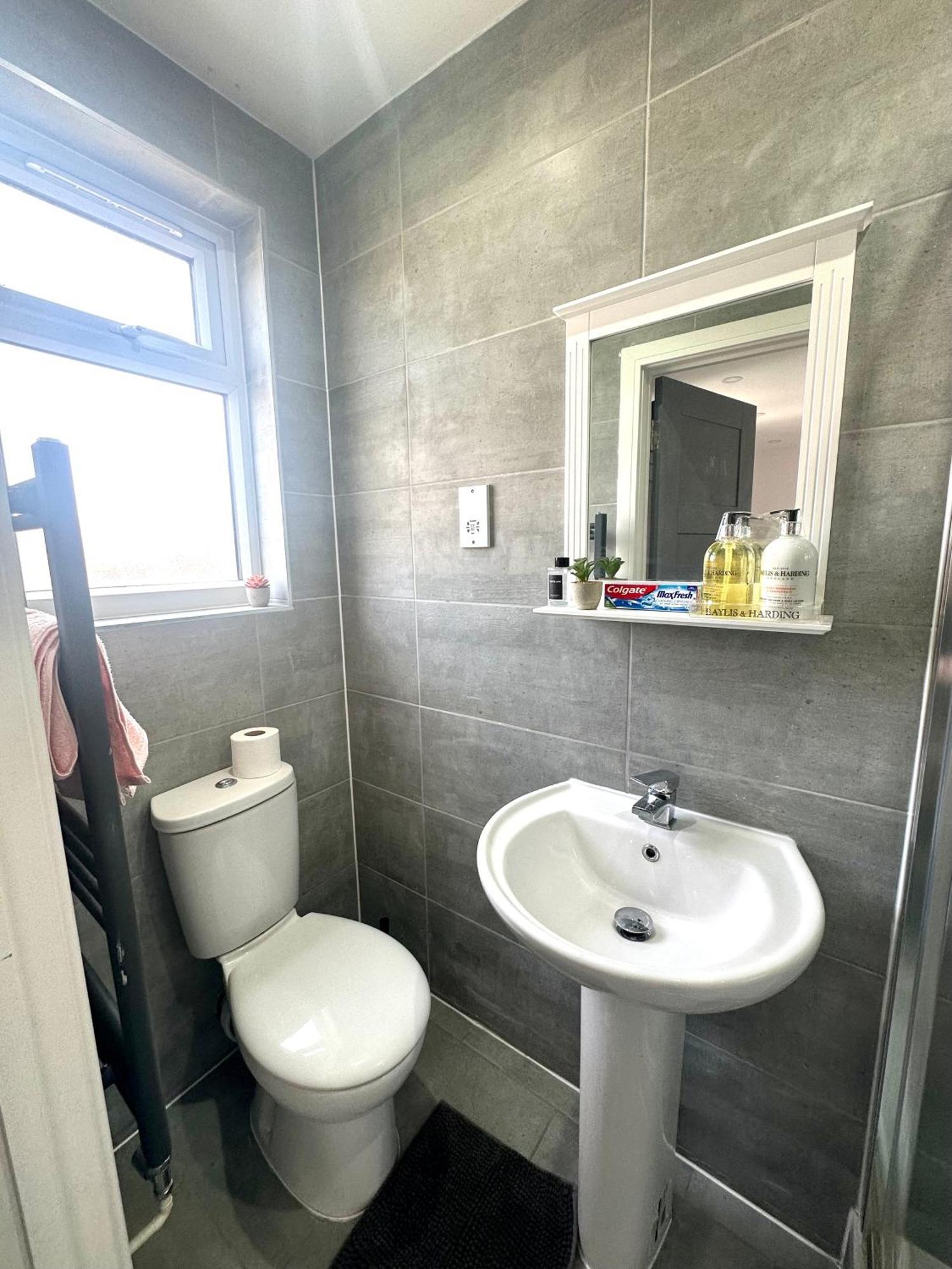 Casa de hóspedes Wonderful Ensuite In Wimbledon Londres