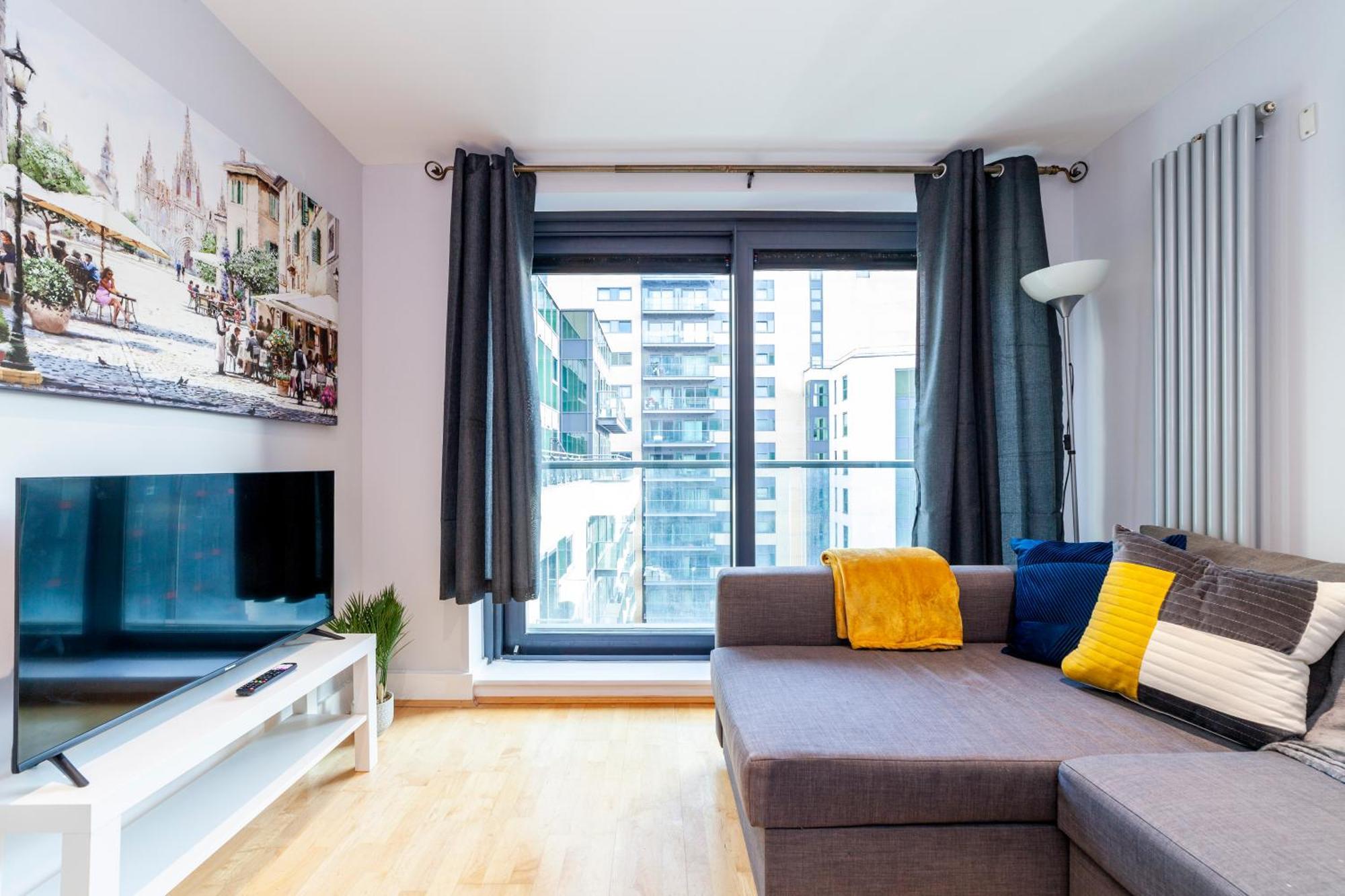Apartment Comfy 2br Flat W Balcony In Canary Wharf London