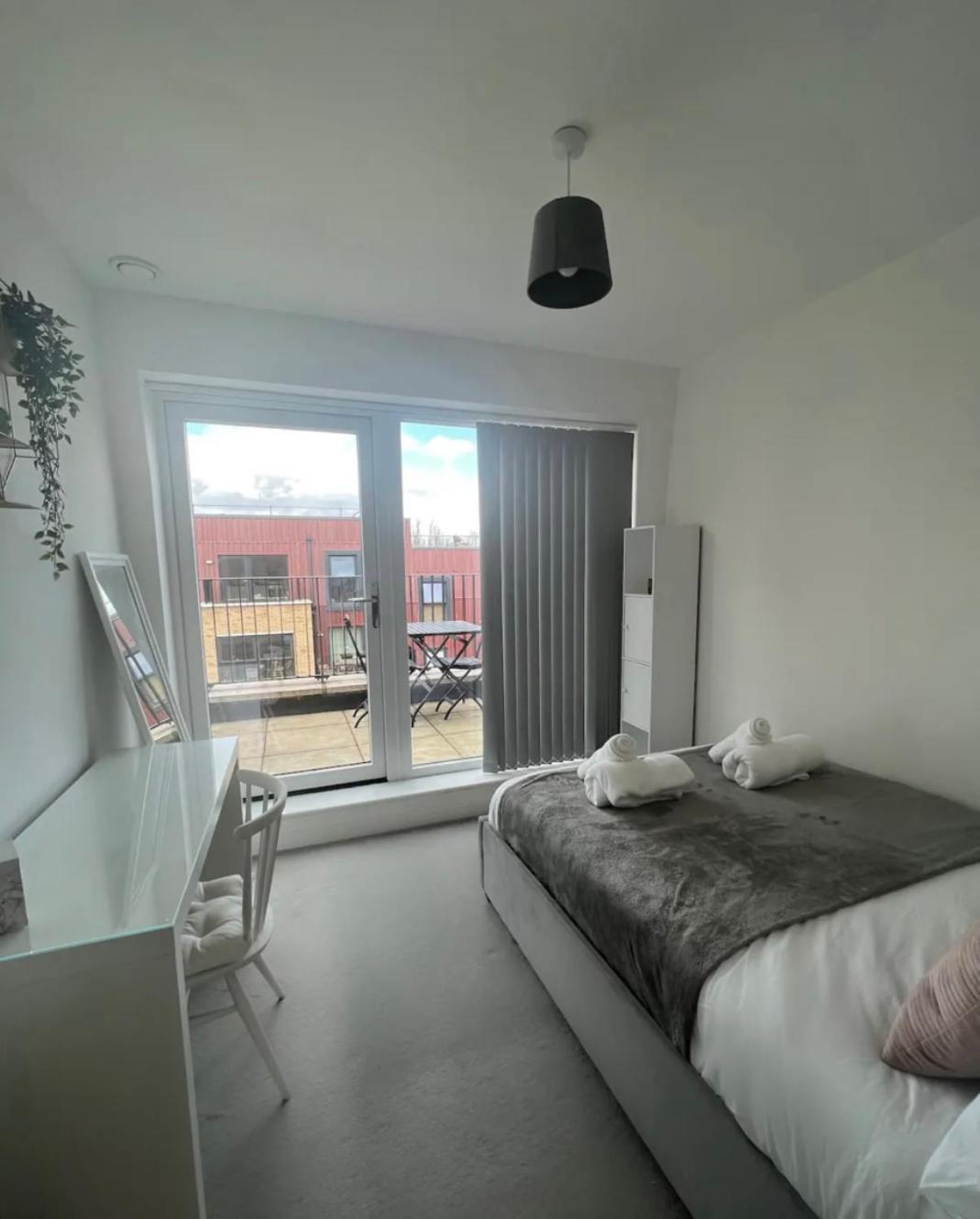 Private In With Balcony Londres