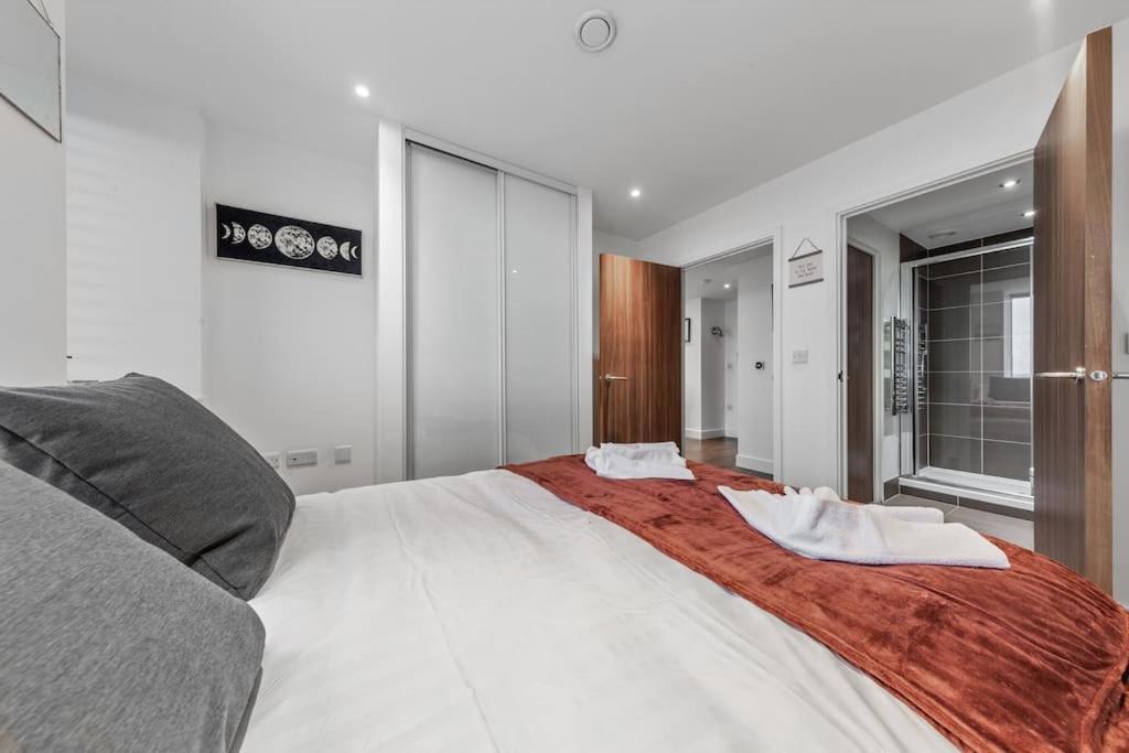 New 20 Mins From Waterloo Bp36 Apartment