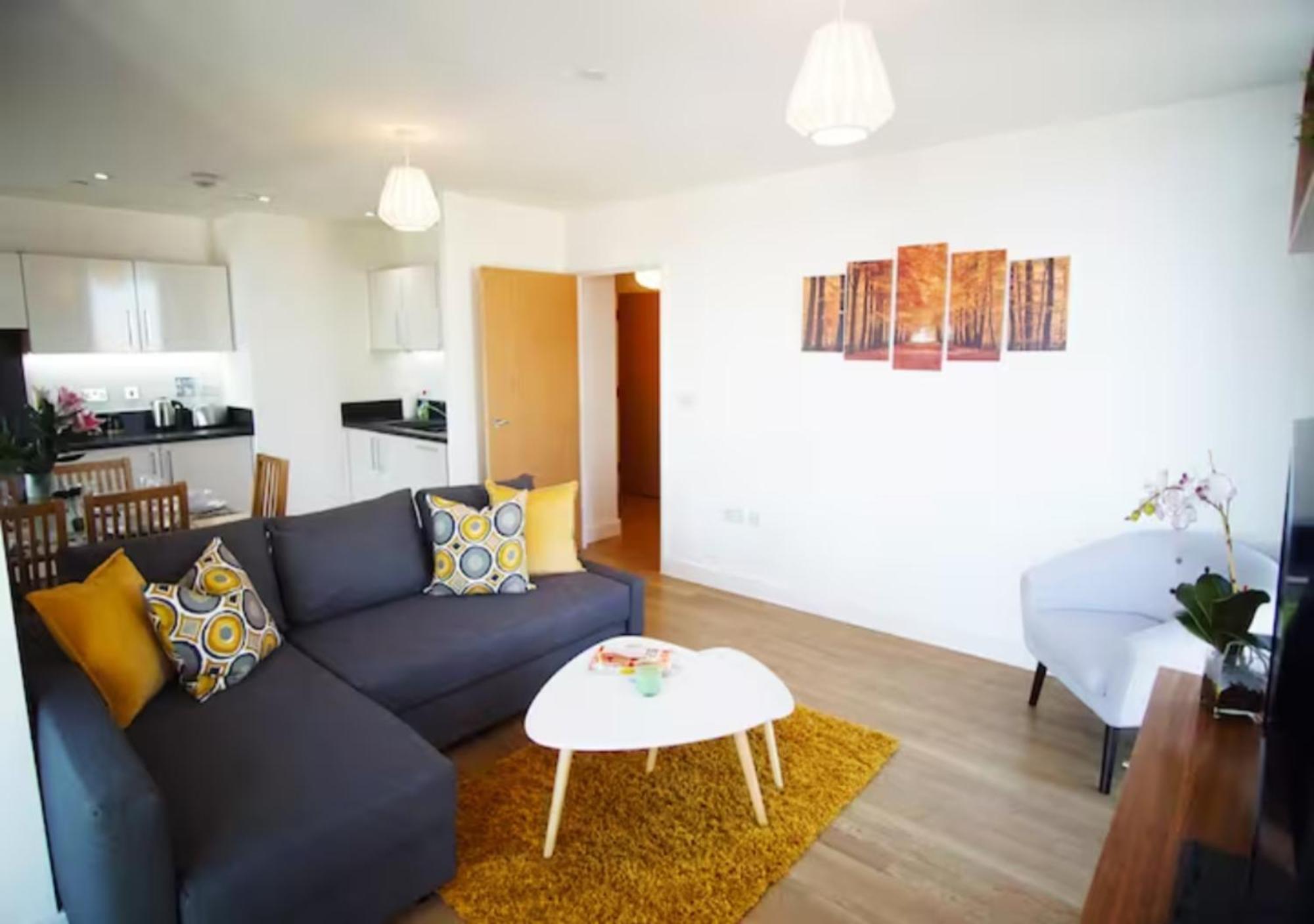 Deluxe Spacious 2Br Flat Near Excel London And O2 Arena Apartment