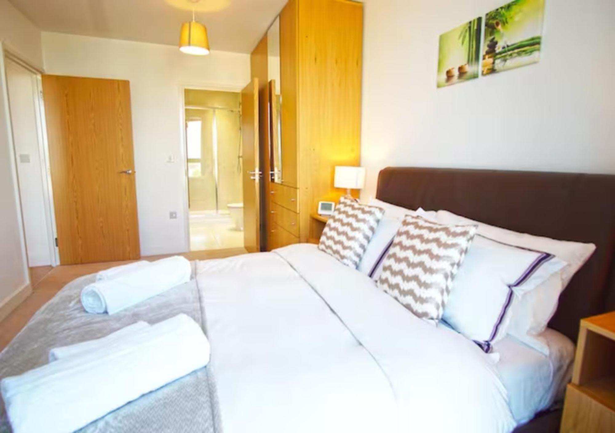 Apartment Deluxe Spacious 2Br Flat Near Excel London And O2 Arena *