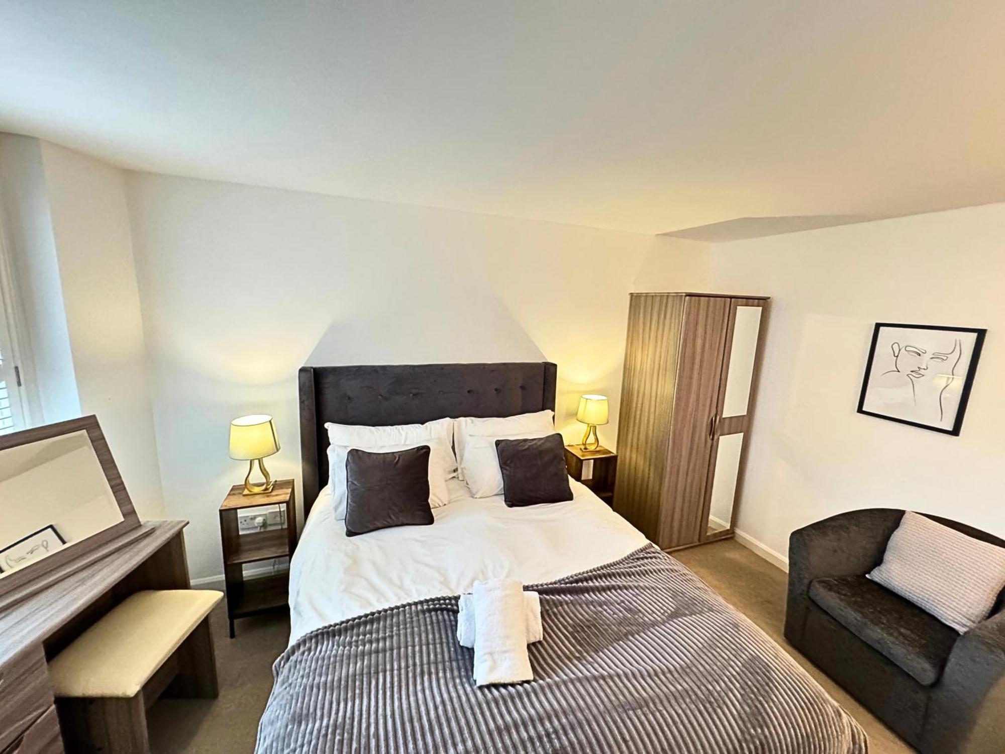 Kensington Mews Retreat: Hyde Park Hideaway *
