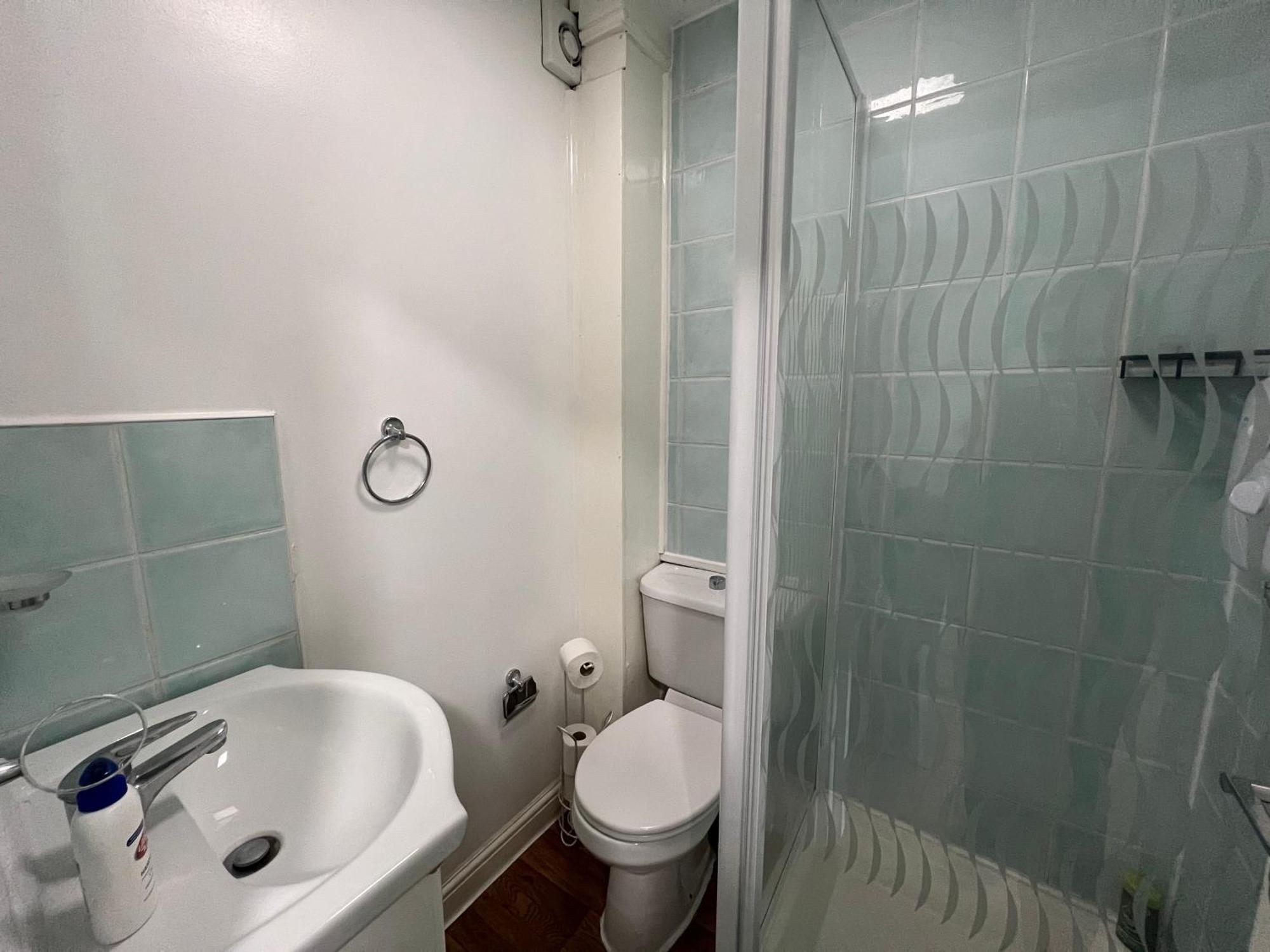 Comfy 2 Bedroom - Finchley Road, Apartment *