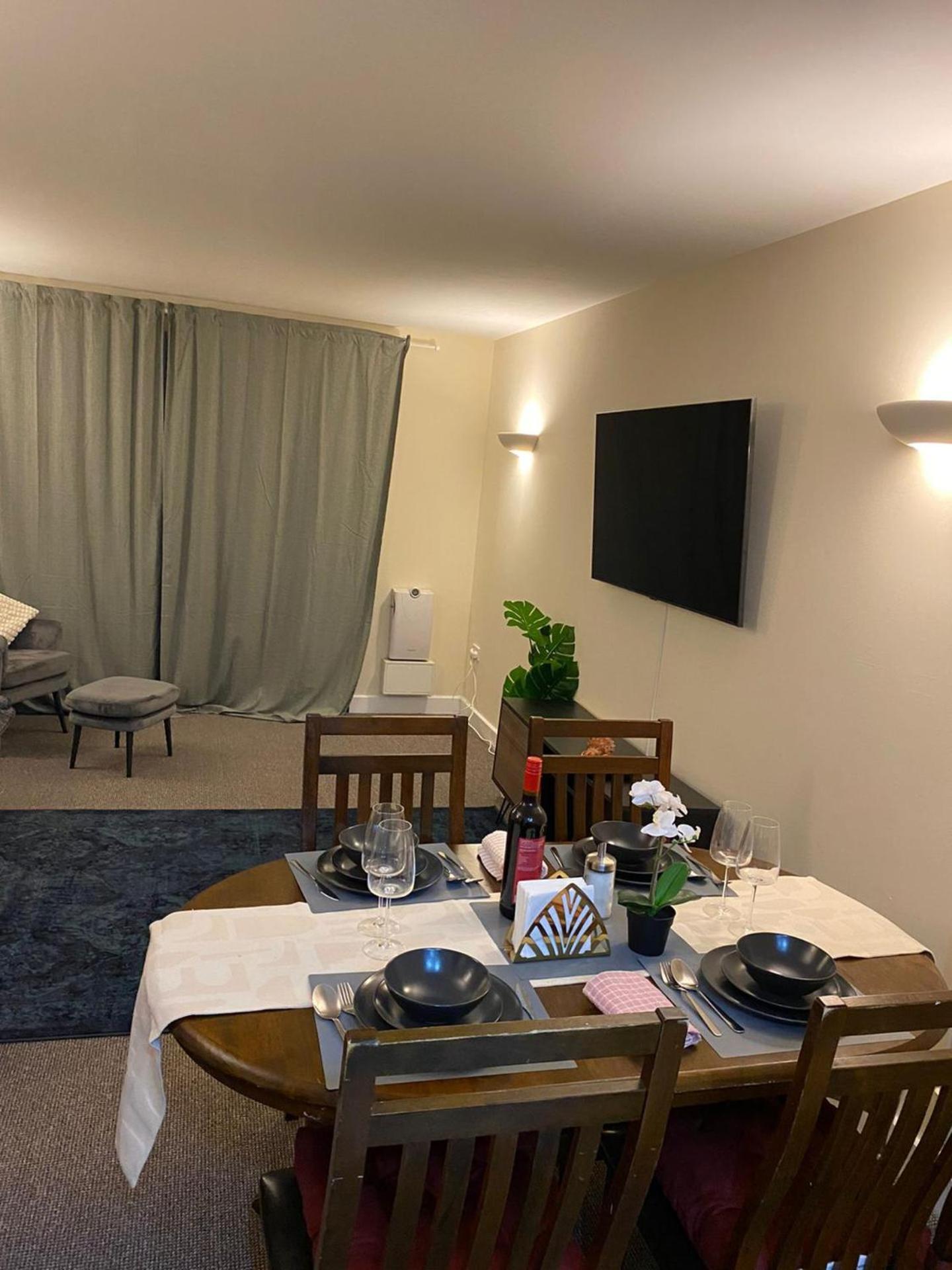 Stunning 2-bed In Apartment London
