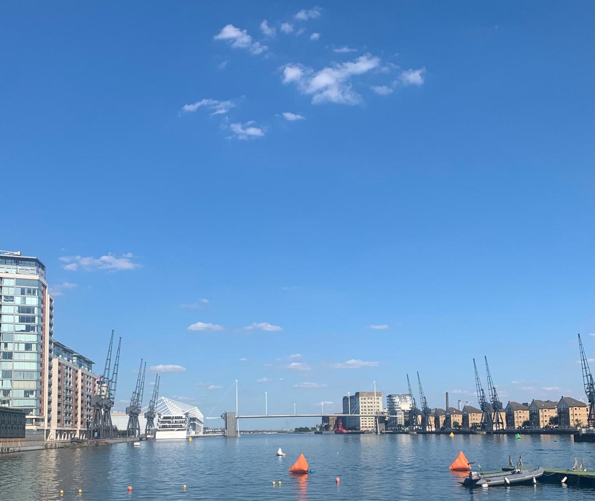Apartment Excel, O2, Canary Wharf, Airport - Free Parking