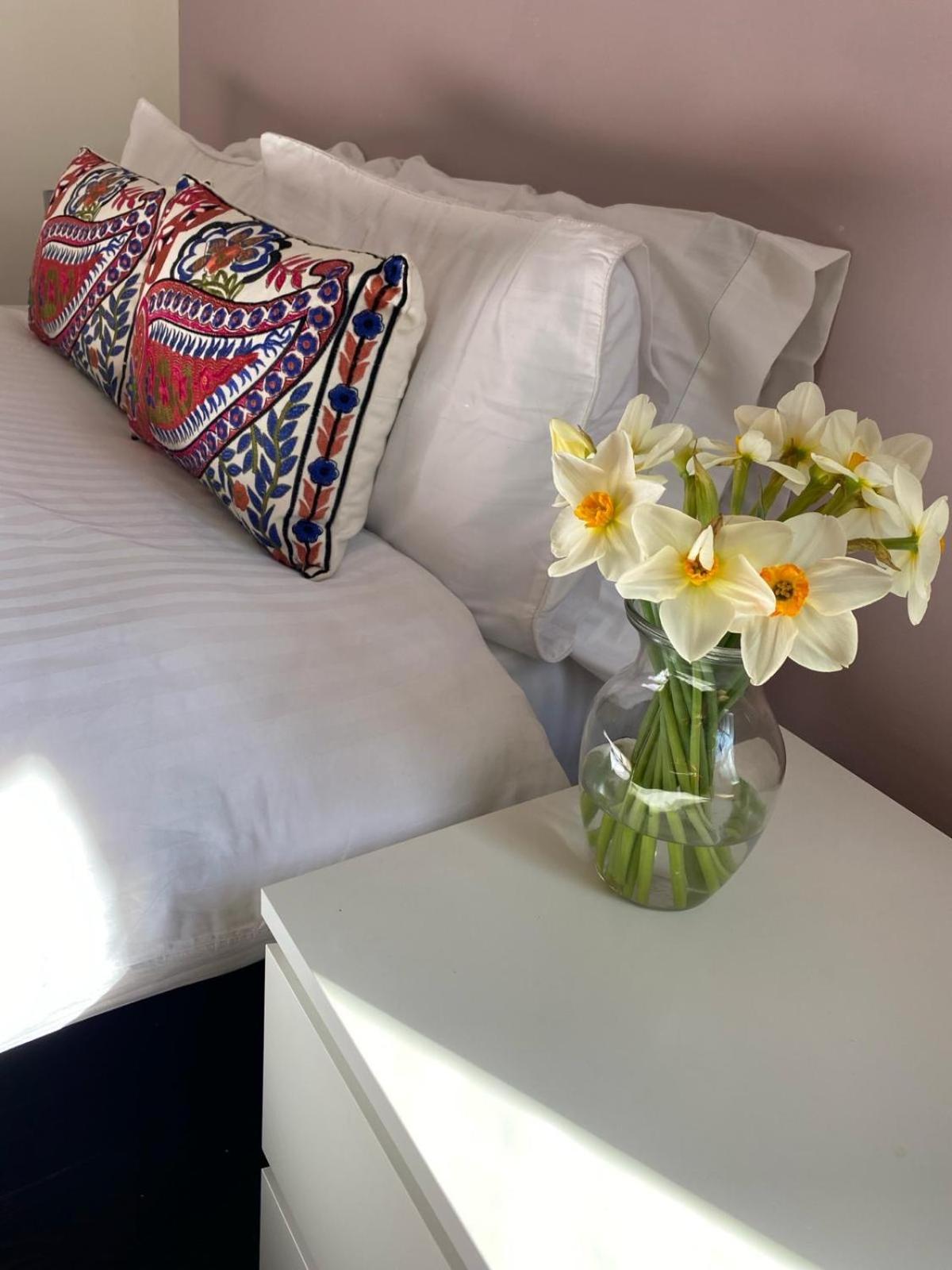 Spacious Flat In West Kensington * London