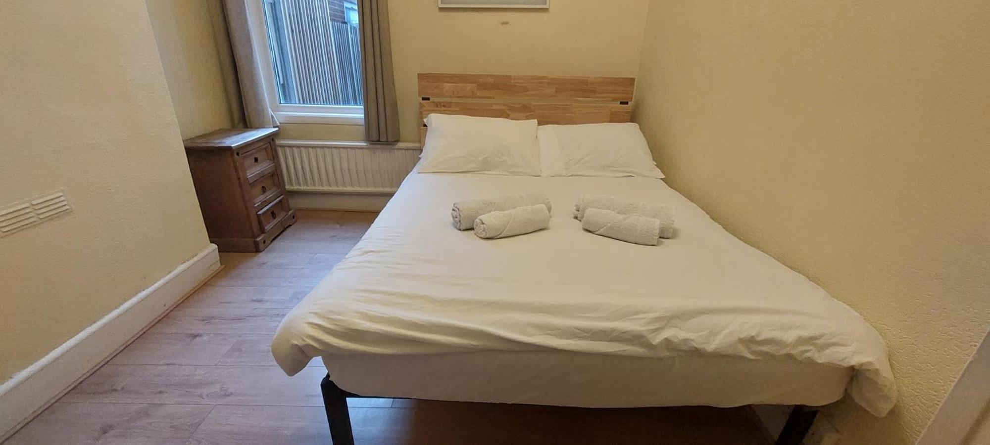Large 6 Bedroom House - Fortescue London