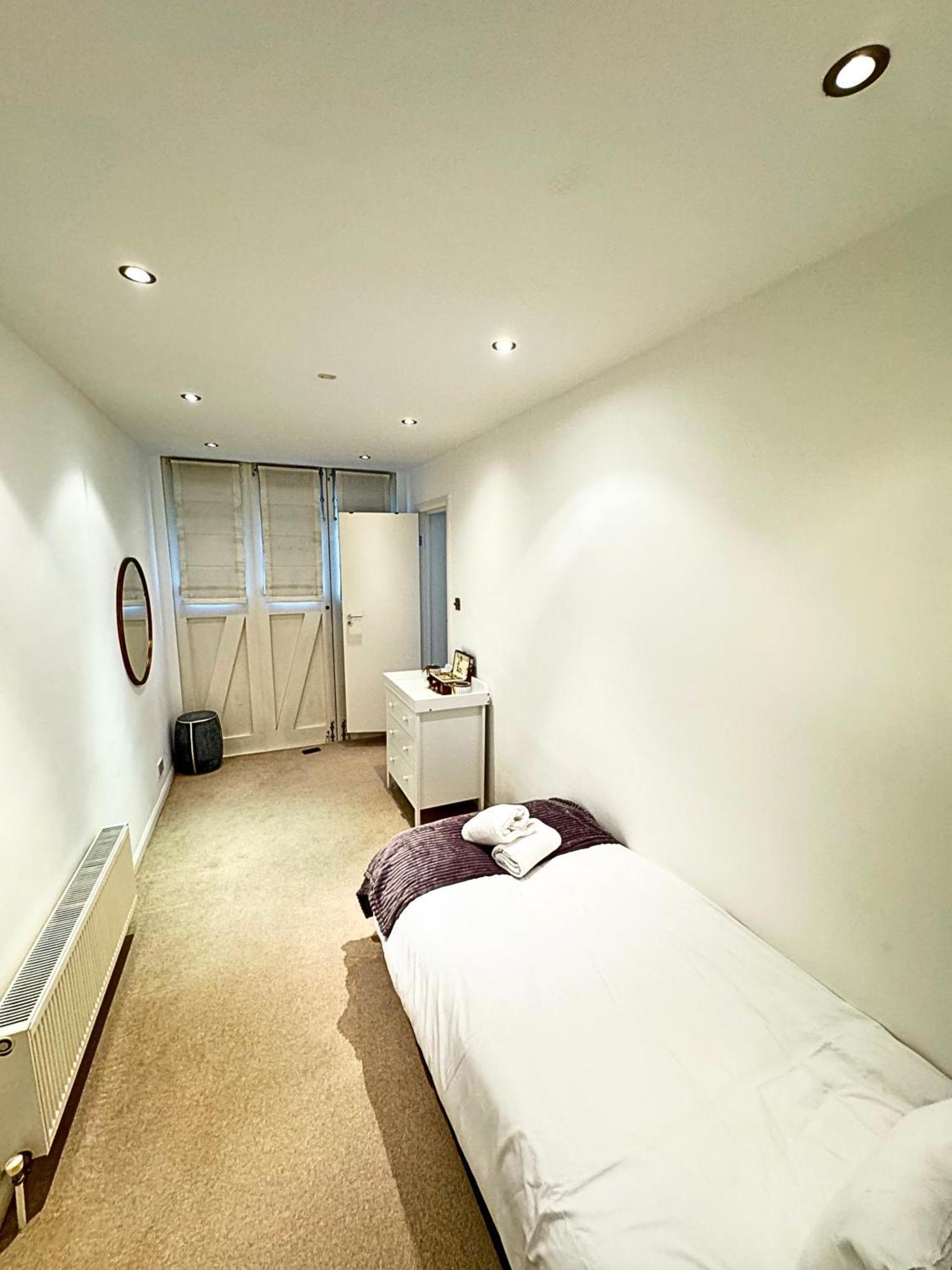 Kensington Mews Retreat: Hyde Park Hideaway Holiday home