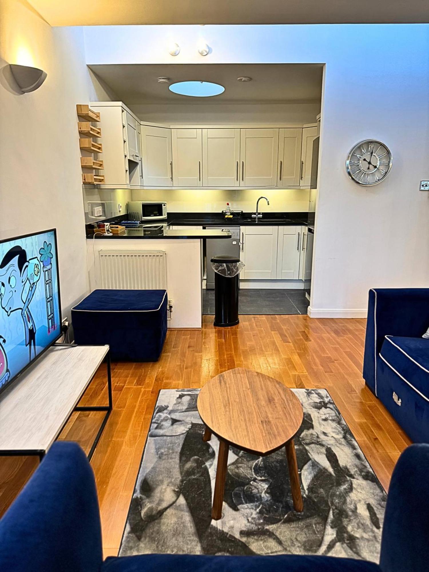 Kensington Mews Retreat: Hyde Park Hideaway Holiday home