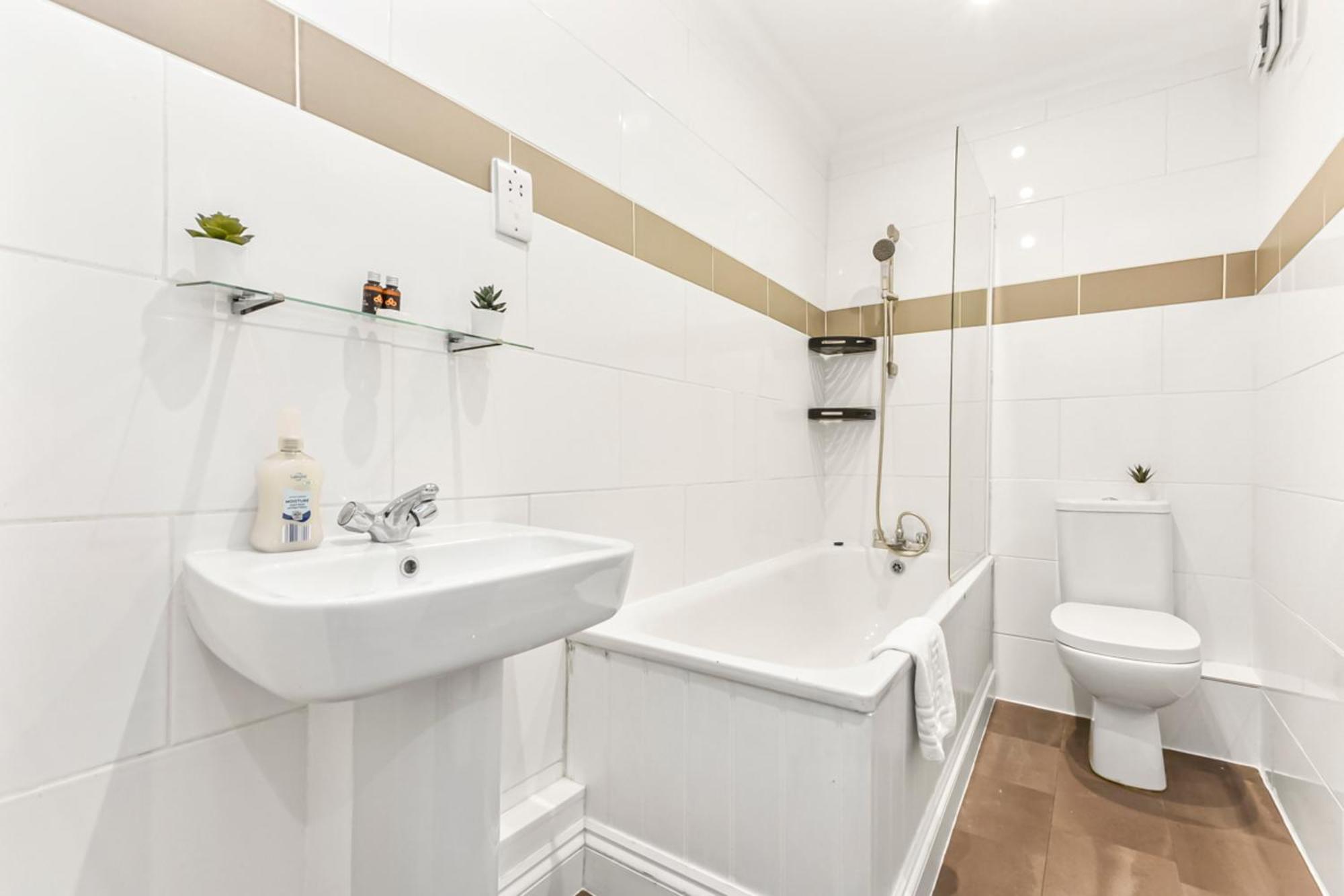 Zone 1, Near Eye, Attractions, 2 Beds London