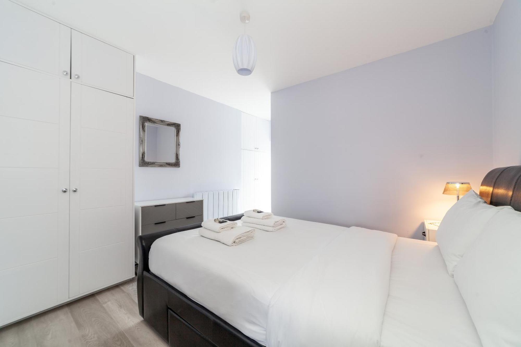 Apartment Charming New 1br Flat Wterrace, Shepherd's Bush London