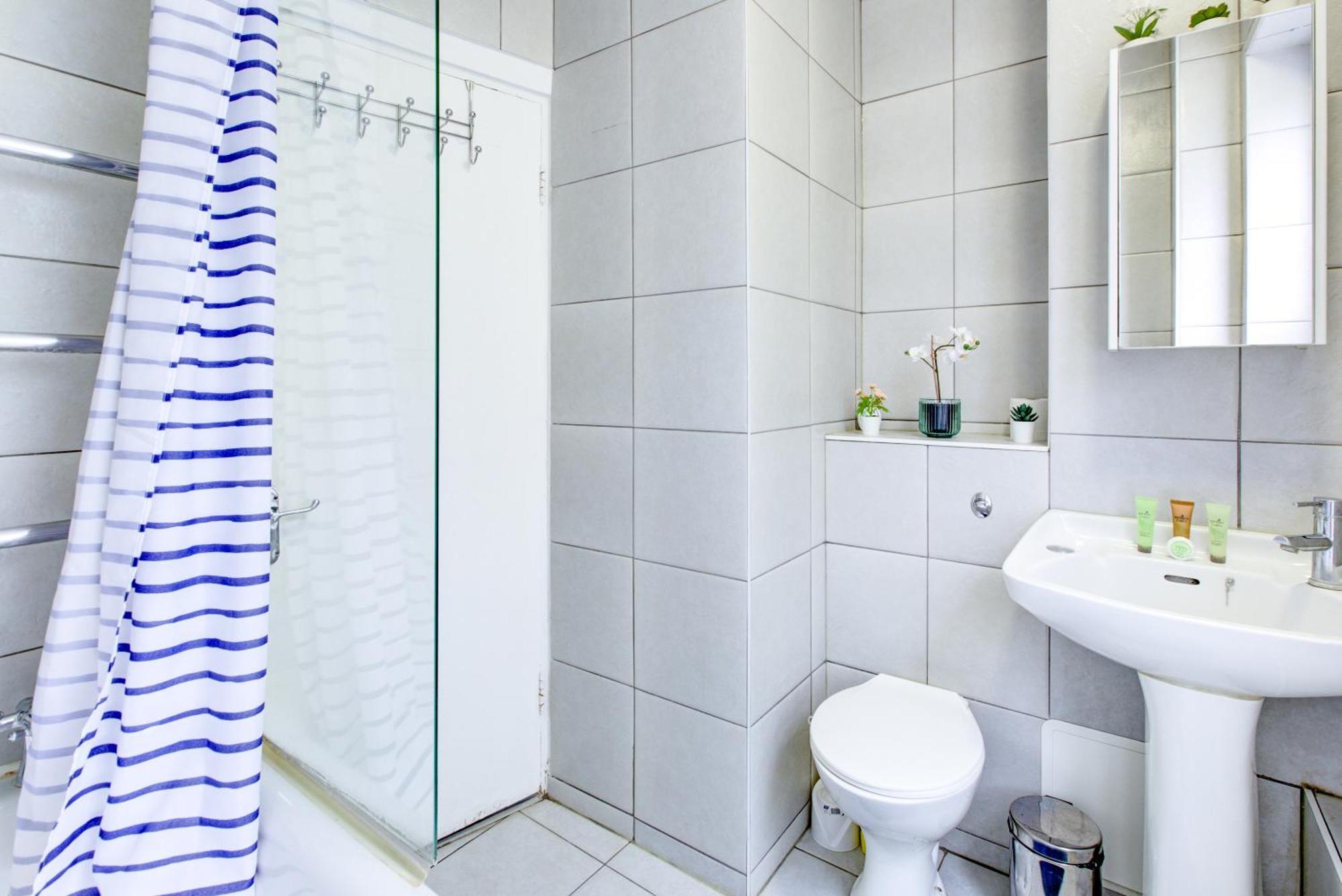 Lovely 2- Bedroom In London