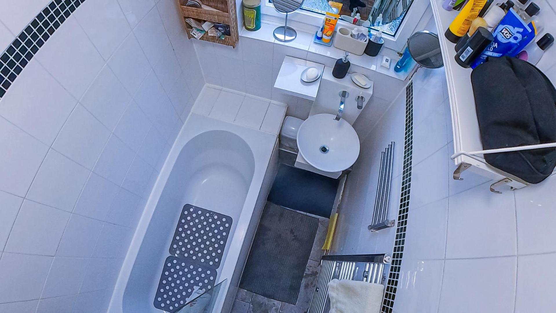 Homestay Centrally Located Comfortable In *