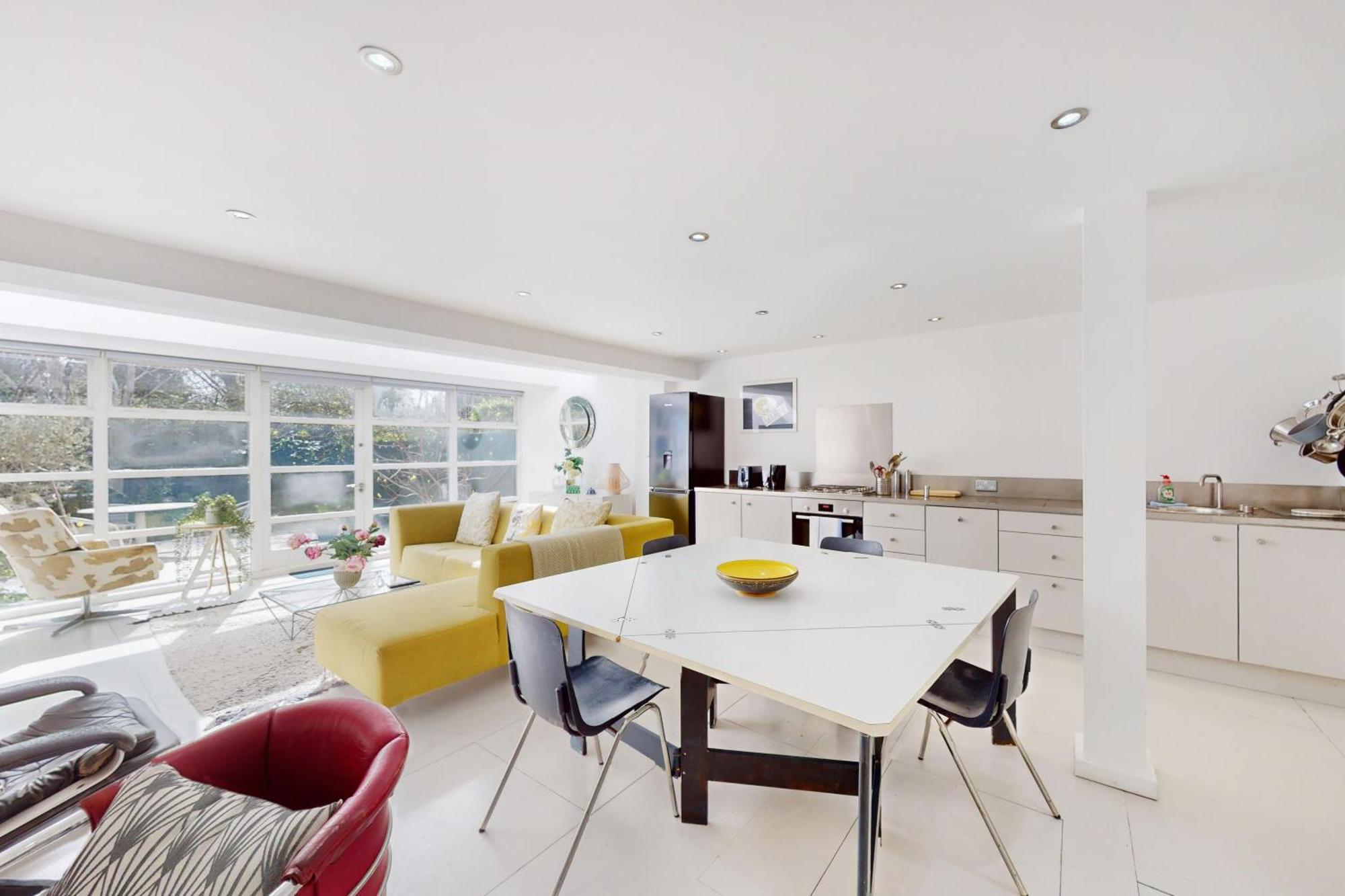 1 Bed Maisonette With Garden - 1 Min To Station Share Save London