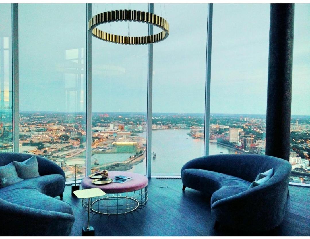 Private In Luxury Canary Wharf Homestay *