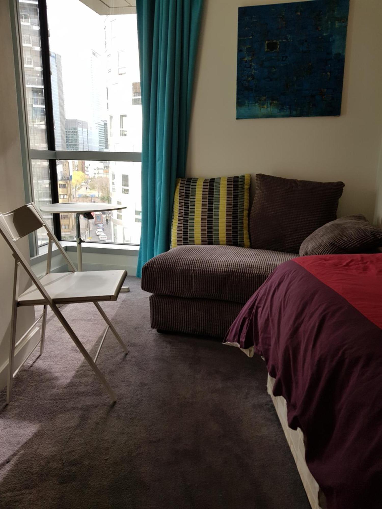 Private In Luxury Canary Wharf Homestay London