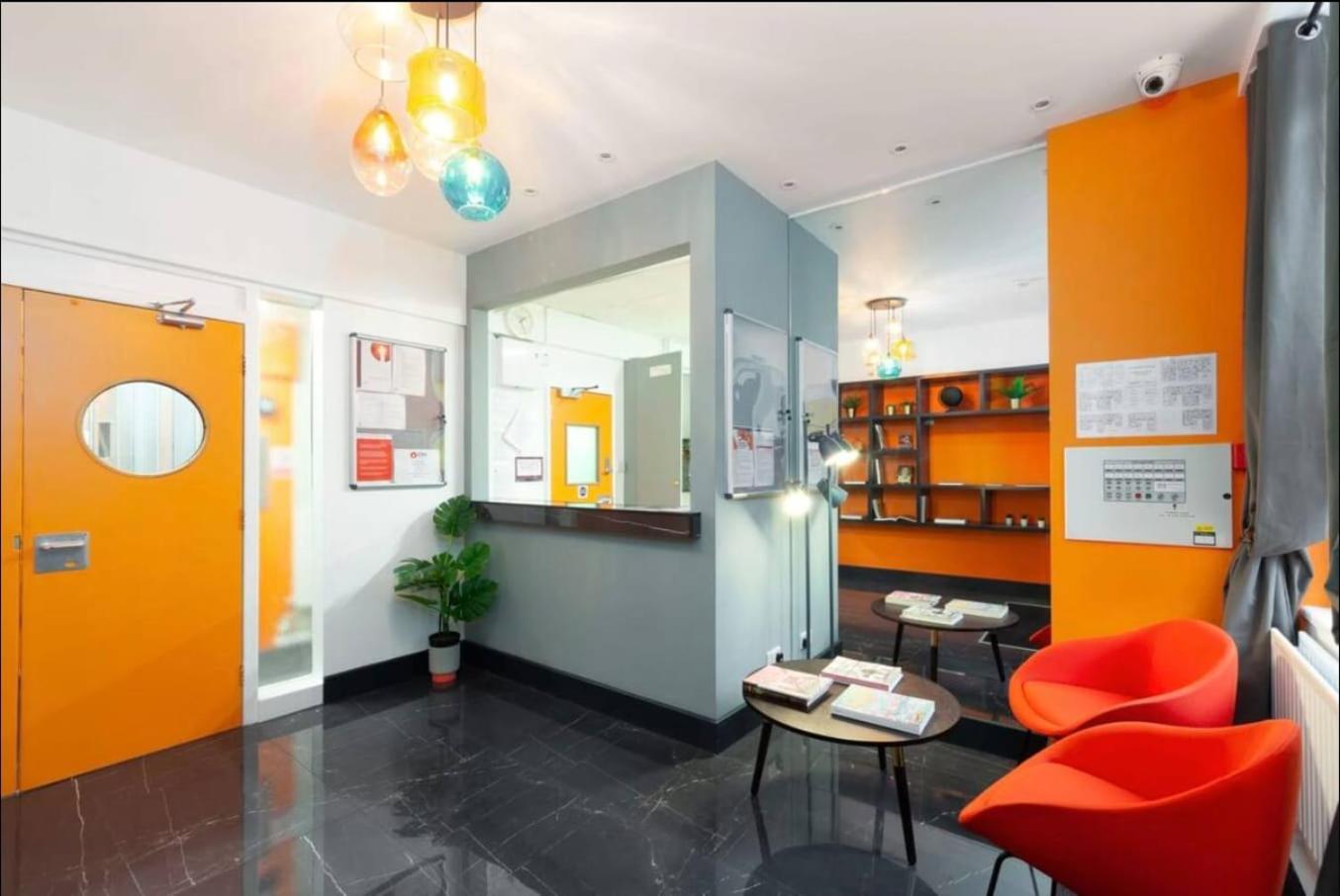 Private In Unit * Londres