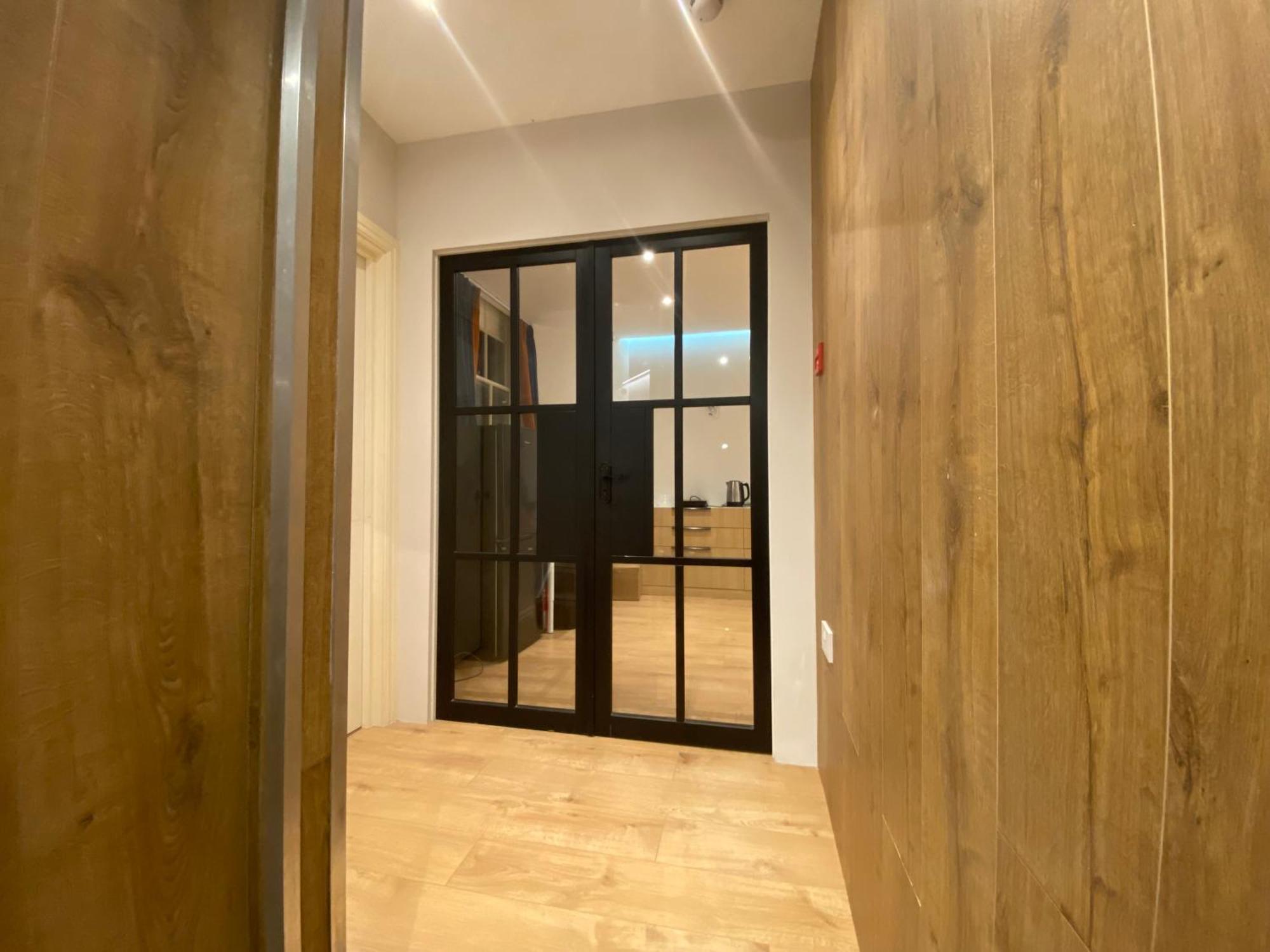 Tiny But Private & Location * London