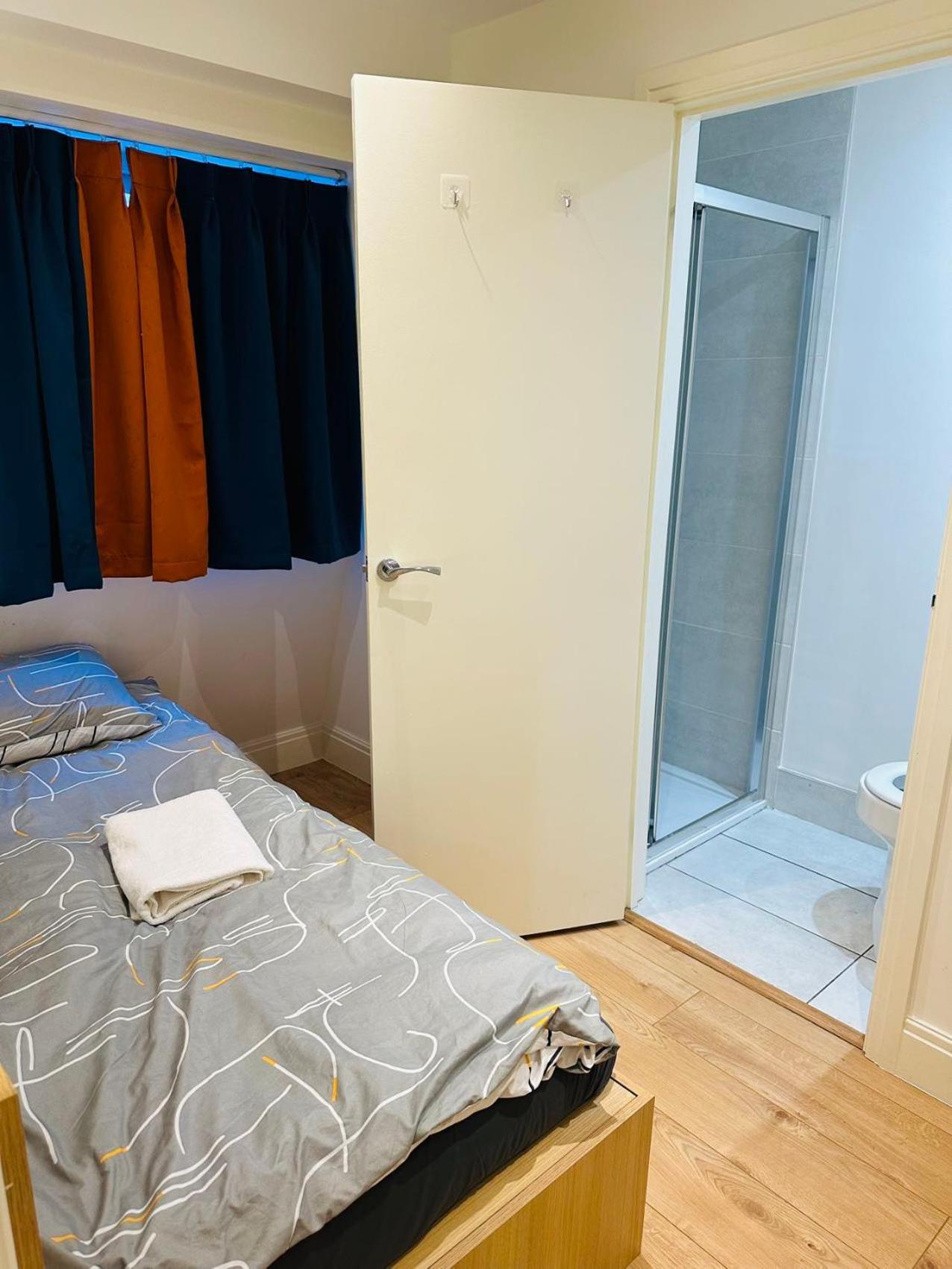 Tiny But Private & Location * London