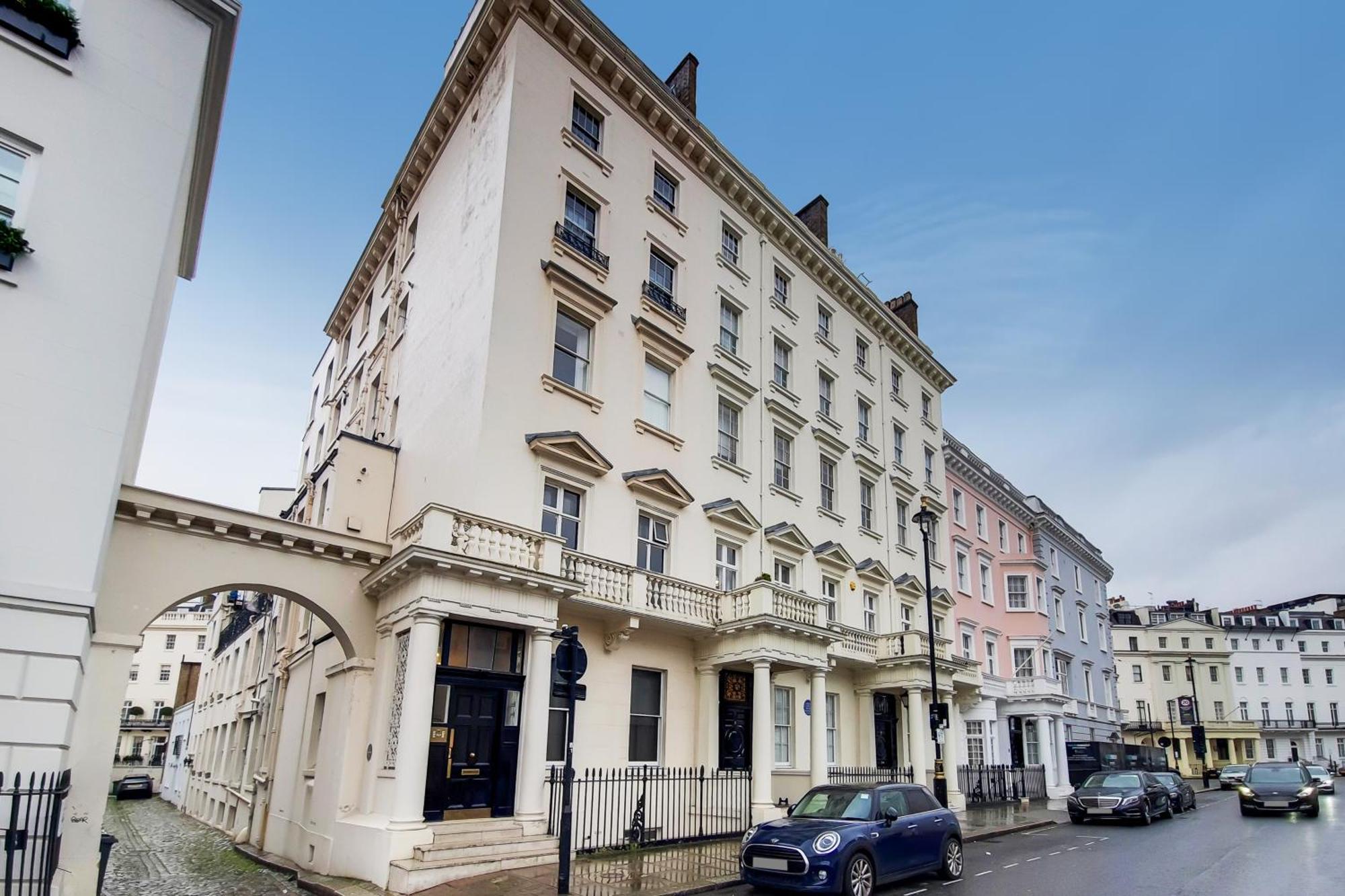 The Chesham Residences Apartment *