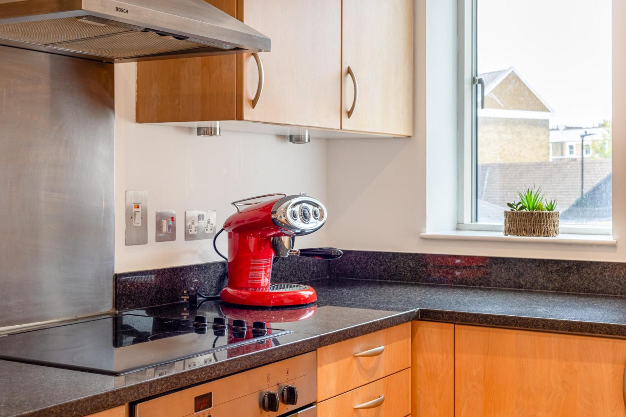 Apartment Spacious & Secluded 1br Flat In Maida Vale *