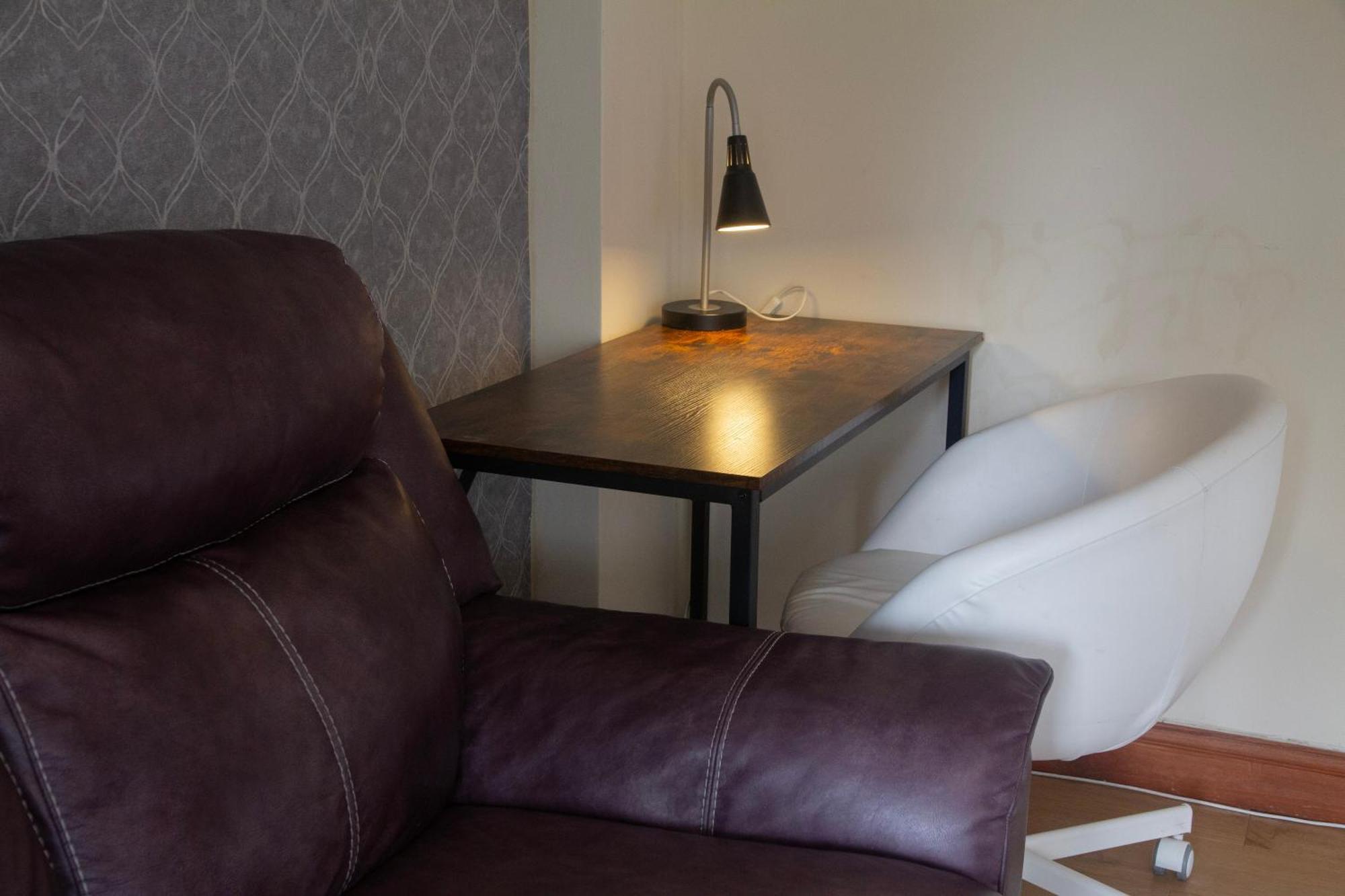 Spacious 4-bedroom Townhouse With Garden- Perfect For Groups! Londres