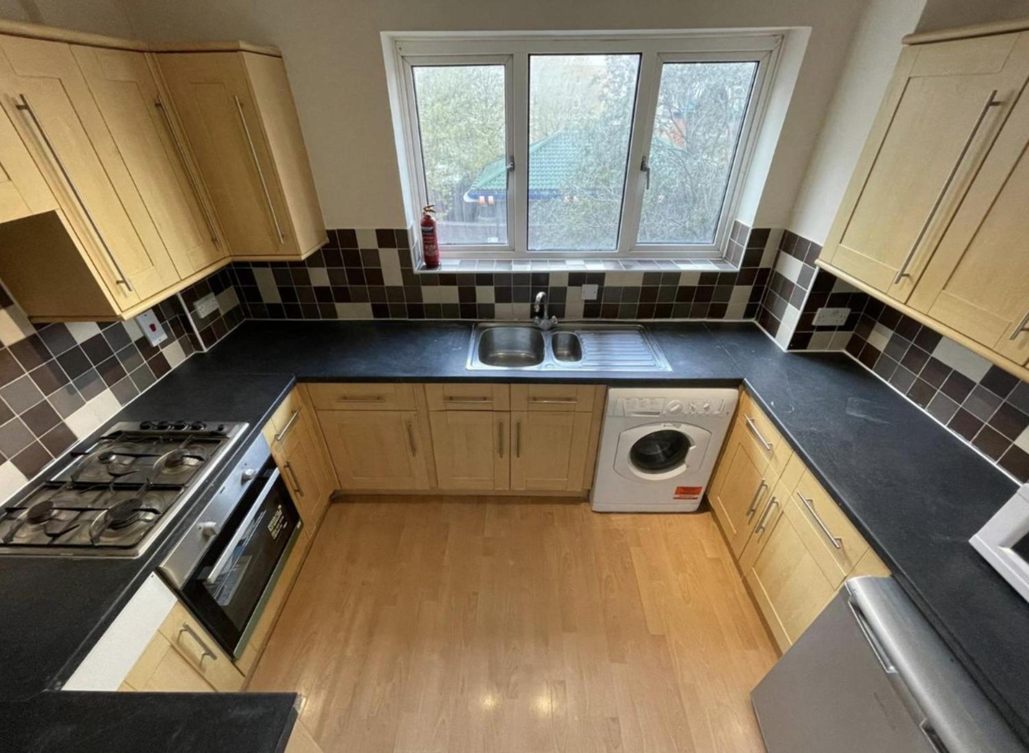 Cozy Urban Retreat: Shared Flat Living In The Heart Of E14 * Londres