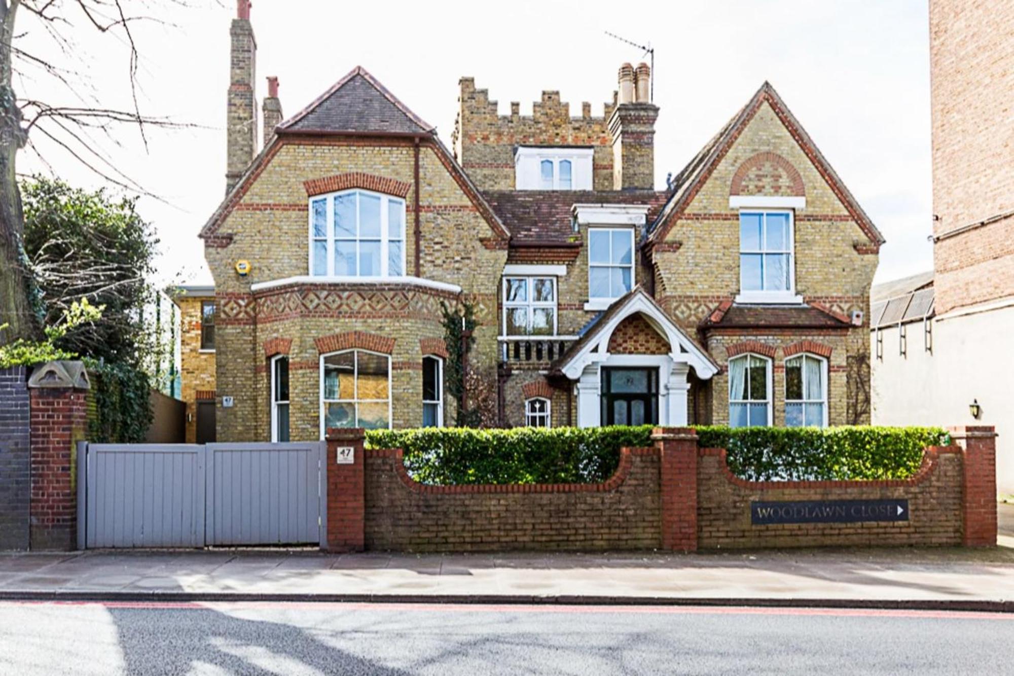 Holiday home Woodlawn Manor House London